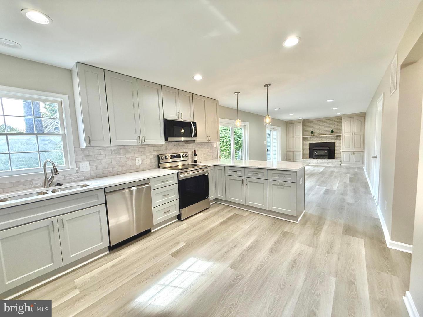 2960 HIBBARD ST, OAKTON, Virginia 22124, 3 Bedrooms Bedrooms, ,2 BathroomsBathrooms,Residential,For sale,2960 HIBBARD ST,VAFX2272606 MLS # VAFX2272606
