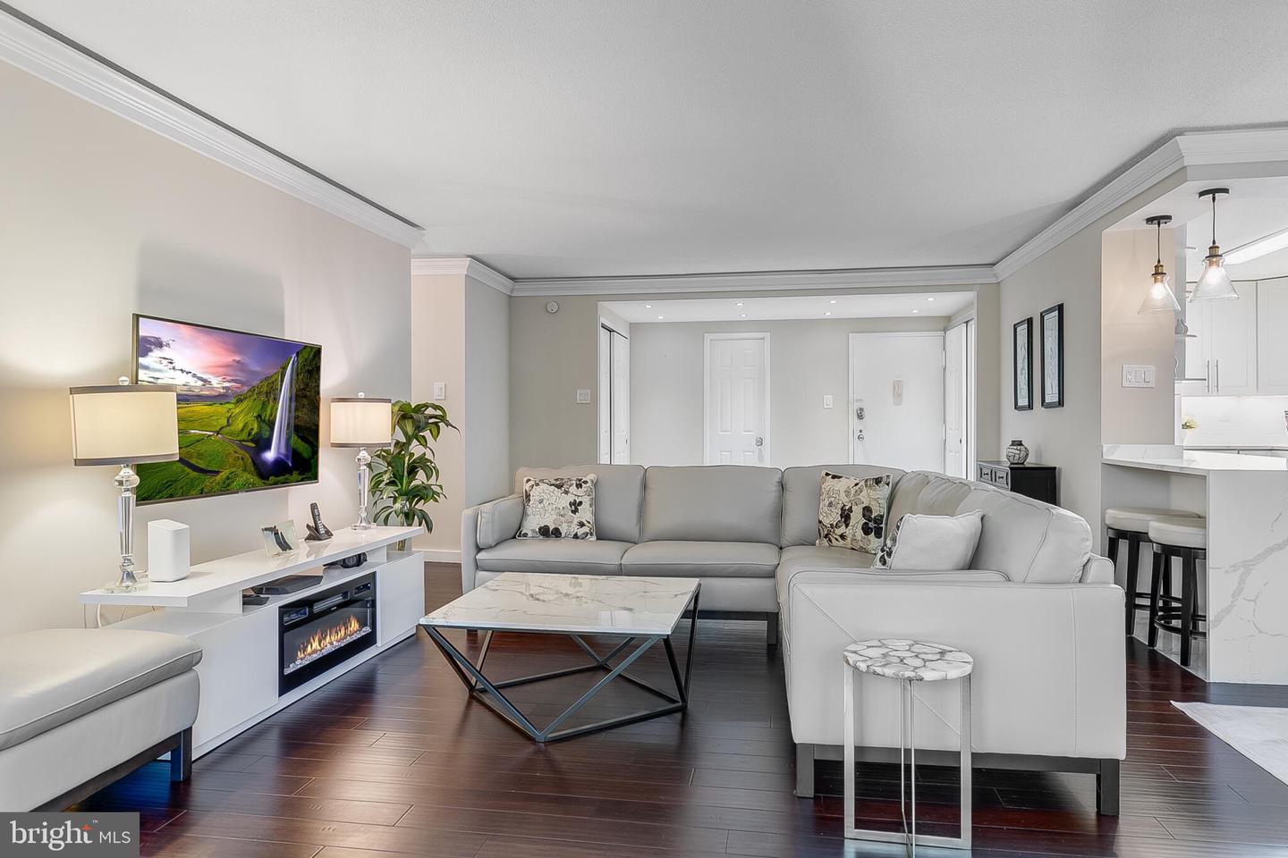 205 YOAKUM PKWY #226, ALEXANDRIA, Virginia 22304, 3 Bedrooms Bedrooms, ,2 BathroomsBathrooms,Residential,For sale,205 YOAKUM PKWY #226,VAAX2050466 MLS # VAAX2050466