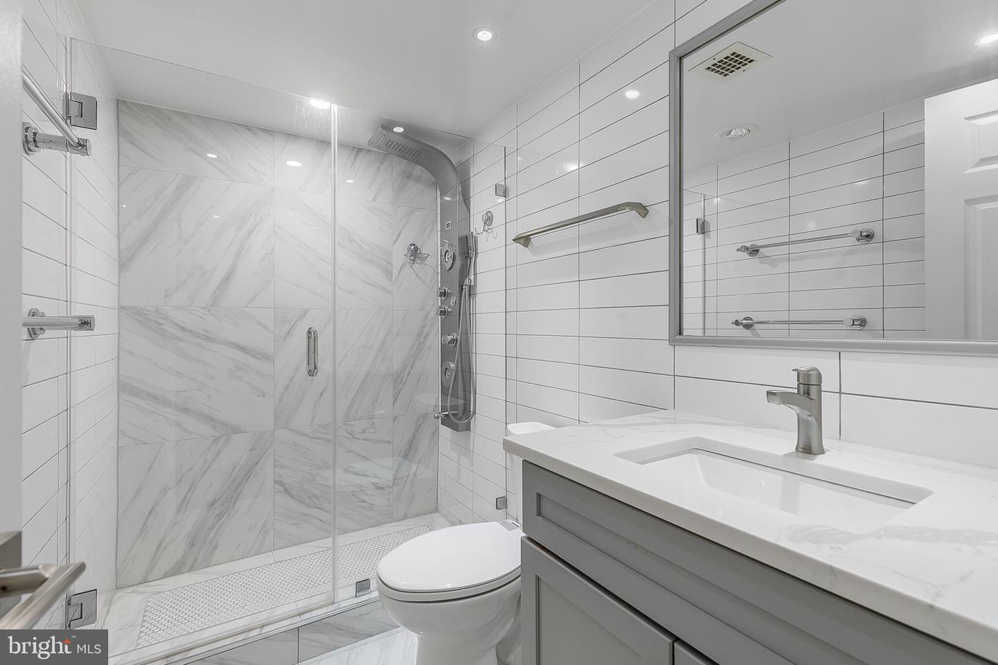 205 YOAKUM PKWY #226, ALEXANDRIA, Virginia 22304, 3 Bedrooms Bedrooms, ,2 BathroomsBathrooms,Residential,For sale,205 YOAKUM PKWY #226,VAAX2050466 MLS # VAAX2050466