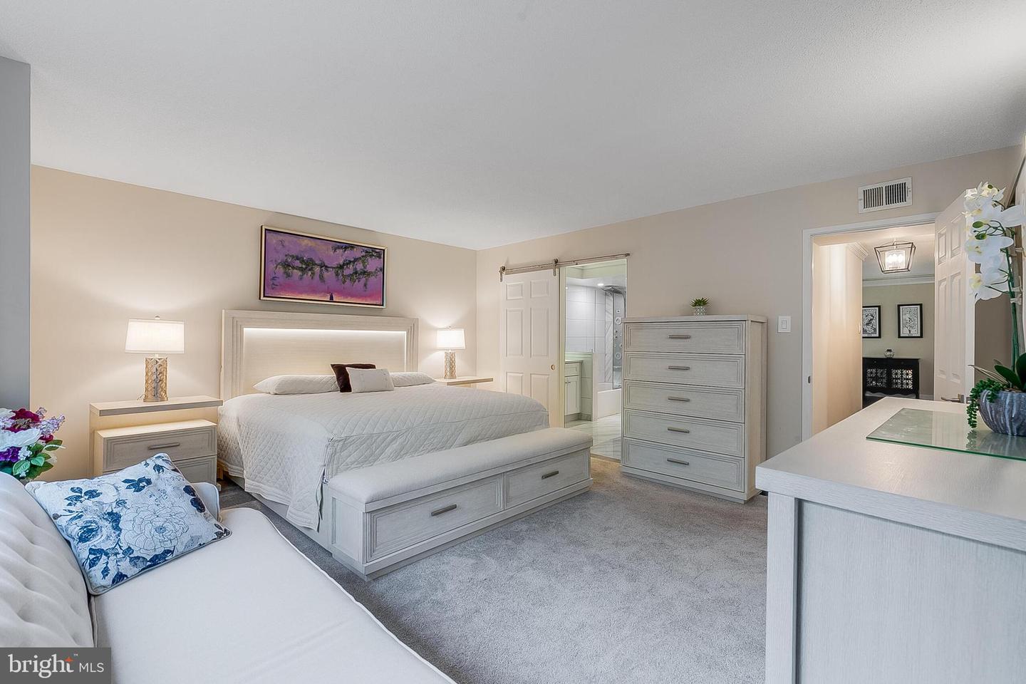 205 YOAKUM PKWY #226, ALEXANDRIA, Virginia 22304, 3 Bedrooms Bedrooms, ,2 BathroomsBathrooms,Residential,For sale,205 YOAKUM PKWY #226,VAAX2050466 MLS # VAAX2050466