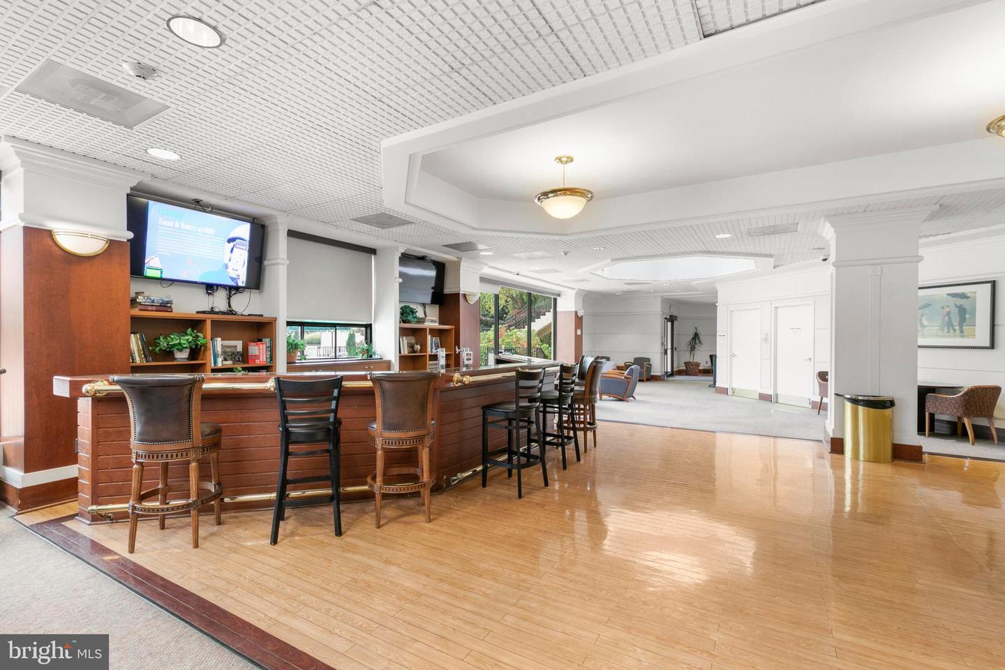 205 YOAKUM PKWY #226, ALEXANDRIA, Virginia 22304, 3 Bedrooms Bedrooms, ,2 BathroomsBathrooms,Residential,For sale,205 YOAKUM PKWY #226,VAAX2050466 MLS # VAAX2050466