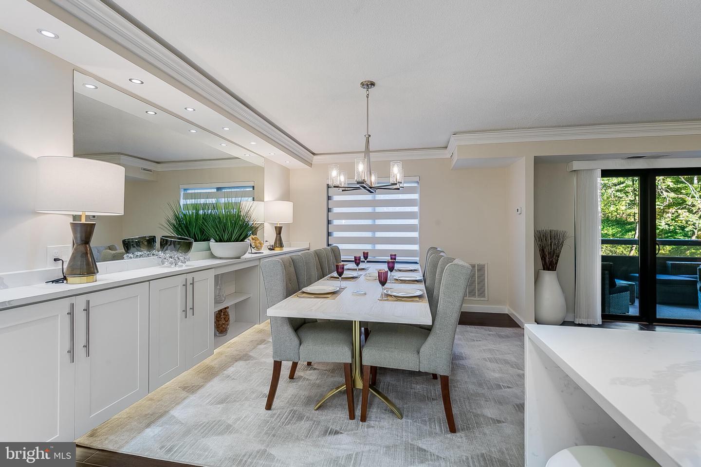 205 YOAKUM PKWY #226, ALEXANDRIA, Virginia 22304, 3 Bedrooms Bedrooms, ,2 BathroomsBathrooms,Residential,For sale,205 YOAKUM PKWY #226,VAAX2050466 MLS # VAAX2050466