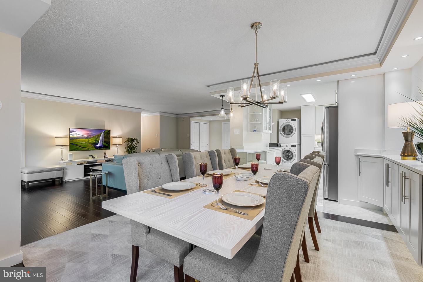 205 YOAKUM PKWY #226, ALEXANDRIA, Virginia 22304, 3 Bedrooms Bedrooms, ,2 BathroomsBathrooms,Residential,For sale,205 YOAKUM PKWY #226,VAAX2050466 MLS # VAAX2050466