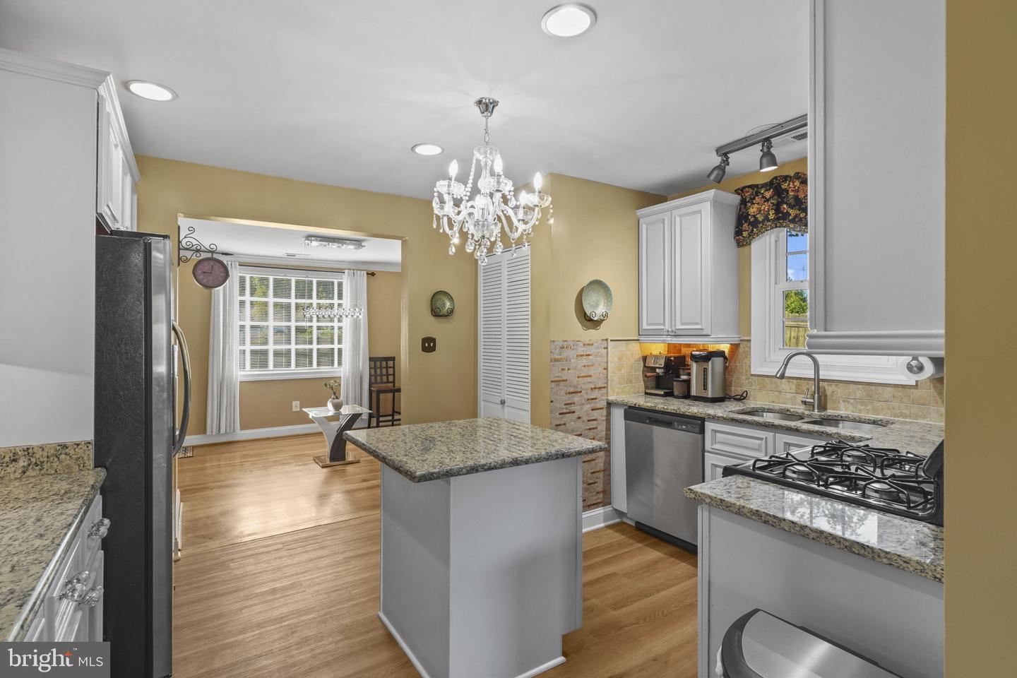 6816 ARLINGTON BLVD, FALLS CHURCH, Virginia 22042, 3 Bedrooms Bedrooms, 5 Rooms Rooms,2 BathroomsBathrooms,Residential,For sale,6816 ARLINGTON BLVD,VAFX2270038 MLS # VAFX2270038