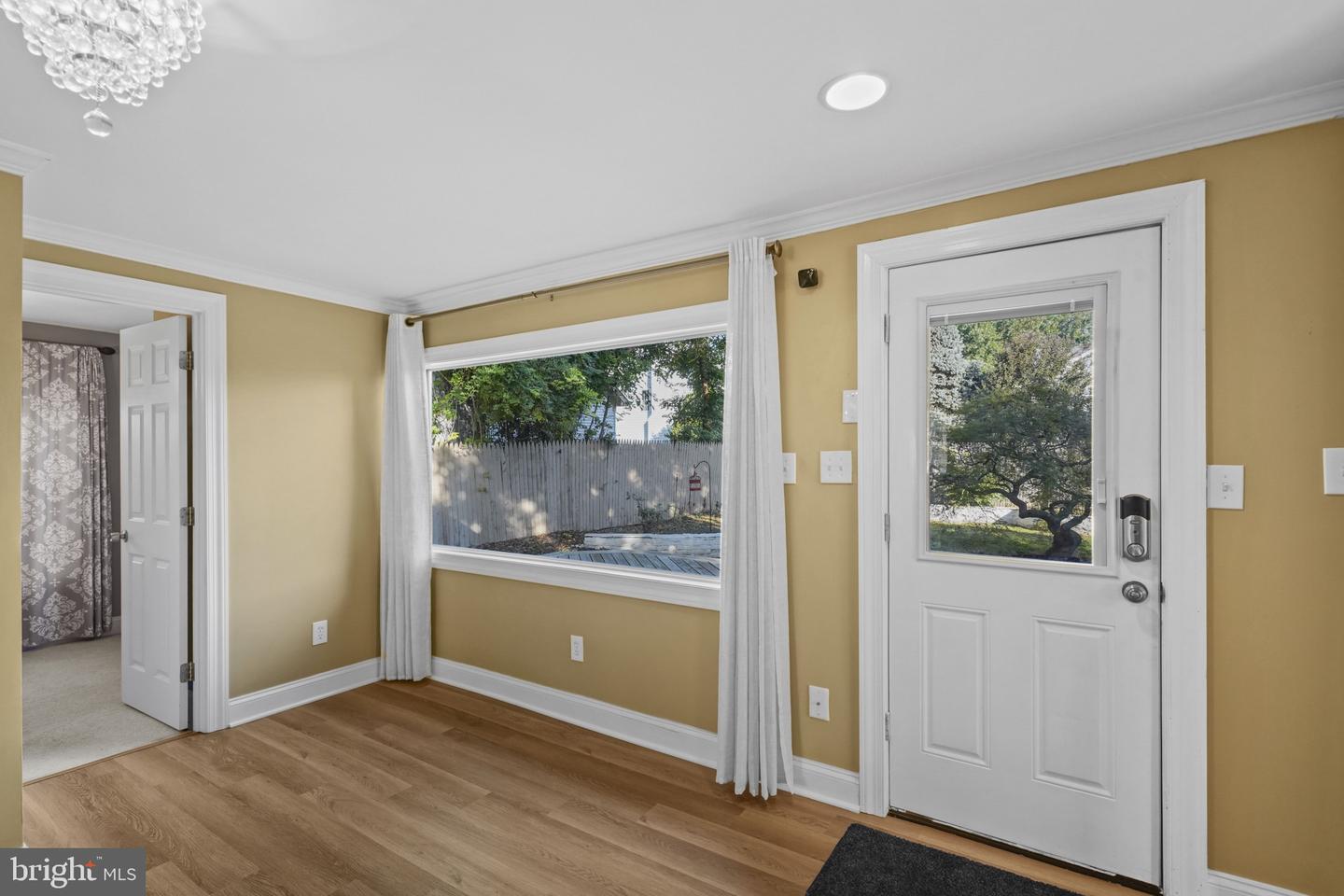 6816 ARLINGTON BLVD, FALLS CHURCH, Virginia 22042, 3 Bedrooms Bedrooms, 5 Rooms Rooms,2 BathroomsBathrooms,Residential,For sale,6816 ARLINGTON BLVD,VAFX2270038 MLS # VAFX2270038