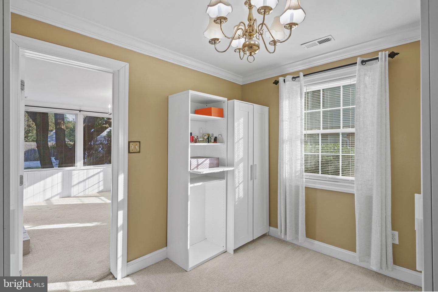 6816 ARLINGTON BLVD, FALLS CHURCH, Virginia 22042, 3 Bedrooms Bedrooms, 5 Rooms Rooms,2 BathroomsBathrooms,Residential,For sale,6816 ARLINGTON BLVD,VAFX2270038 MLS # VAFX2270038