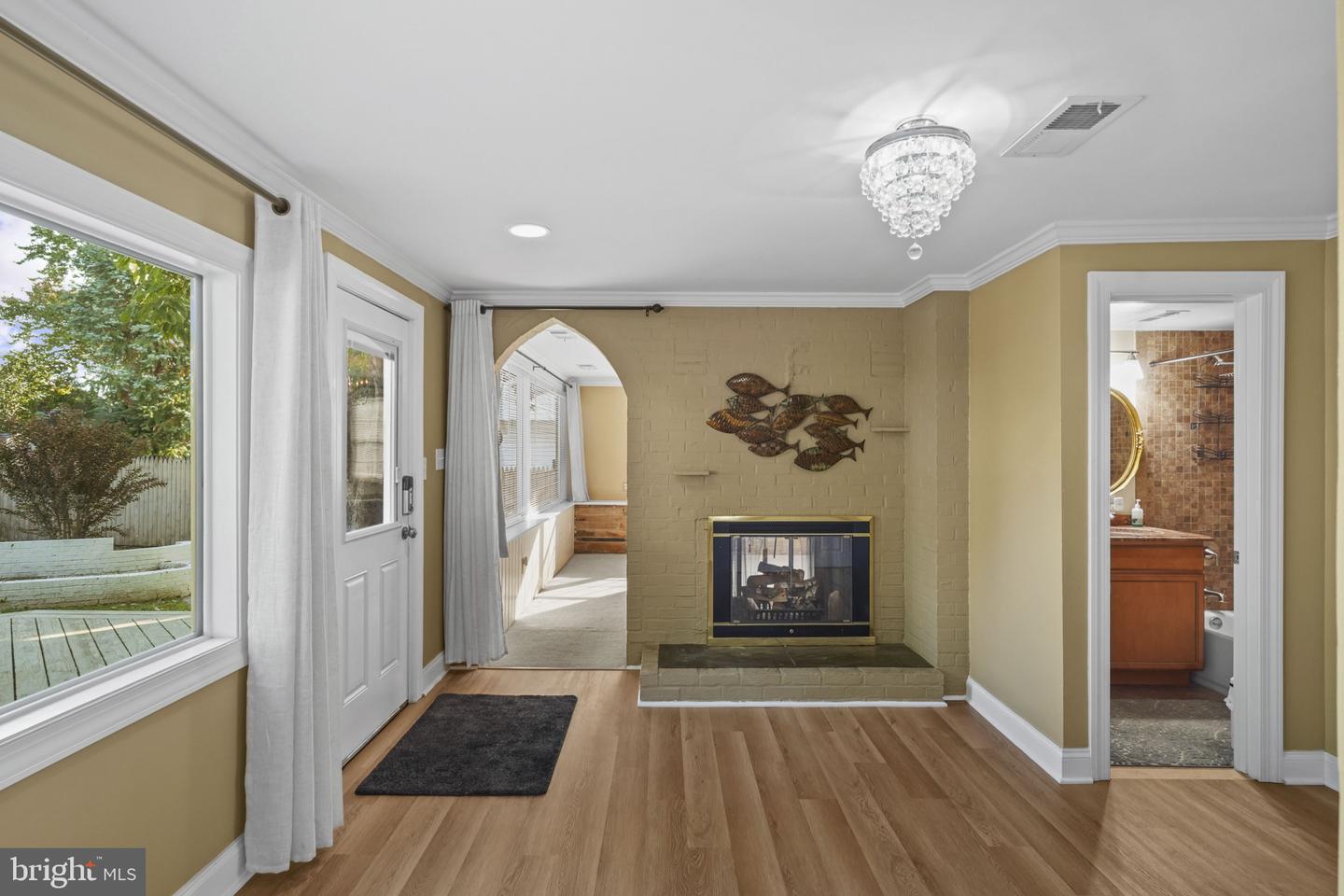 6816 ARLINGTON BLVD, FALLS CHURCH, Virginia 22042, 3 Bedrooms Bedrooms, 5 Rooms Rooms,2 BathroomsBathrooms,Residential,For sale,6816 ARLINGTON BLVD,VAFX2270038 MLS # VAFX2270038
