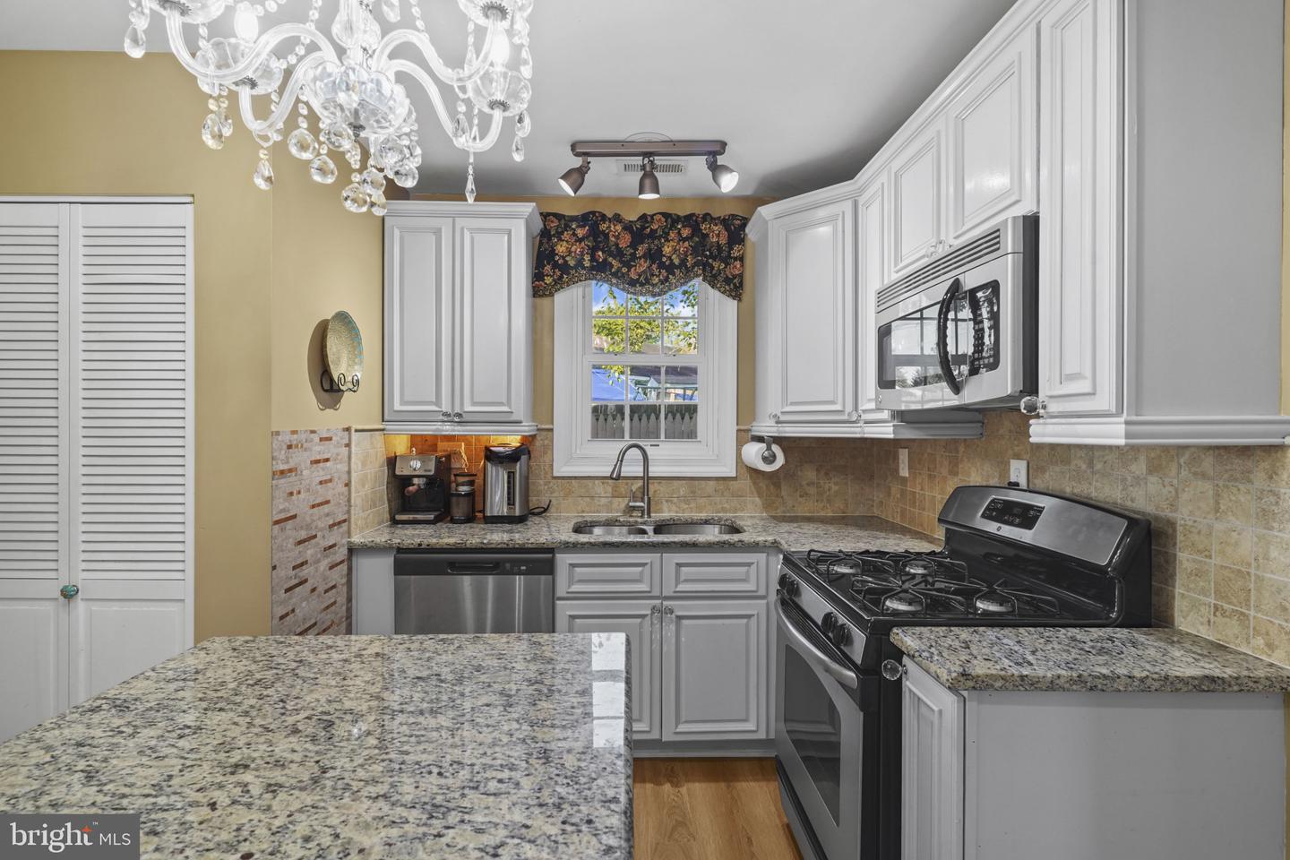 6816 ARLINGTON BLVD, FALLS CHURCH, Virginia 22042, 3 Bedrooms Bedrooms, 5 Rooms Rooms,2 BathroomsBathrooms,Residential,For sale,6816 ARLINGTON BLVD,VAFX2270038 MLS # VAFX2270038