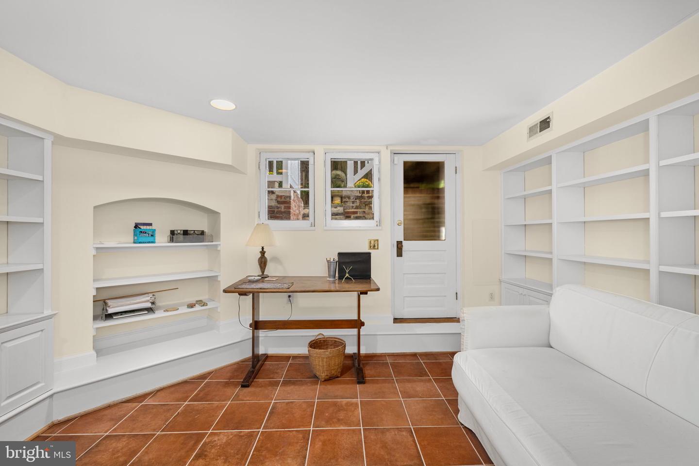 1508 30TH ST NW, WASHINGTON, District Of Columbia 20007, 4 Bedrooms Bedrooms, ,4 BathroomsBathrooms,Residential,For sale,1508 30TH ST NW,DCDC2225330 MLS # DCDC2225330