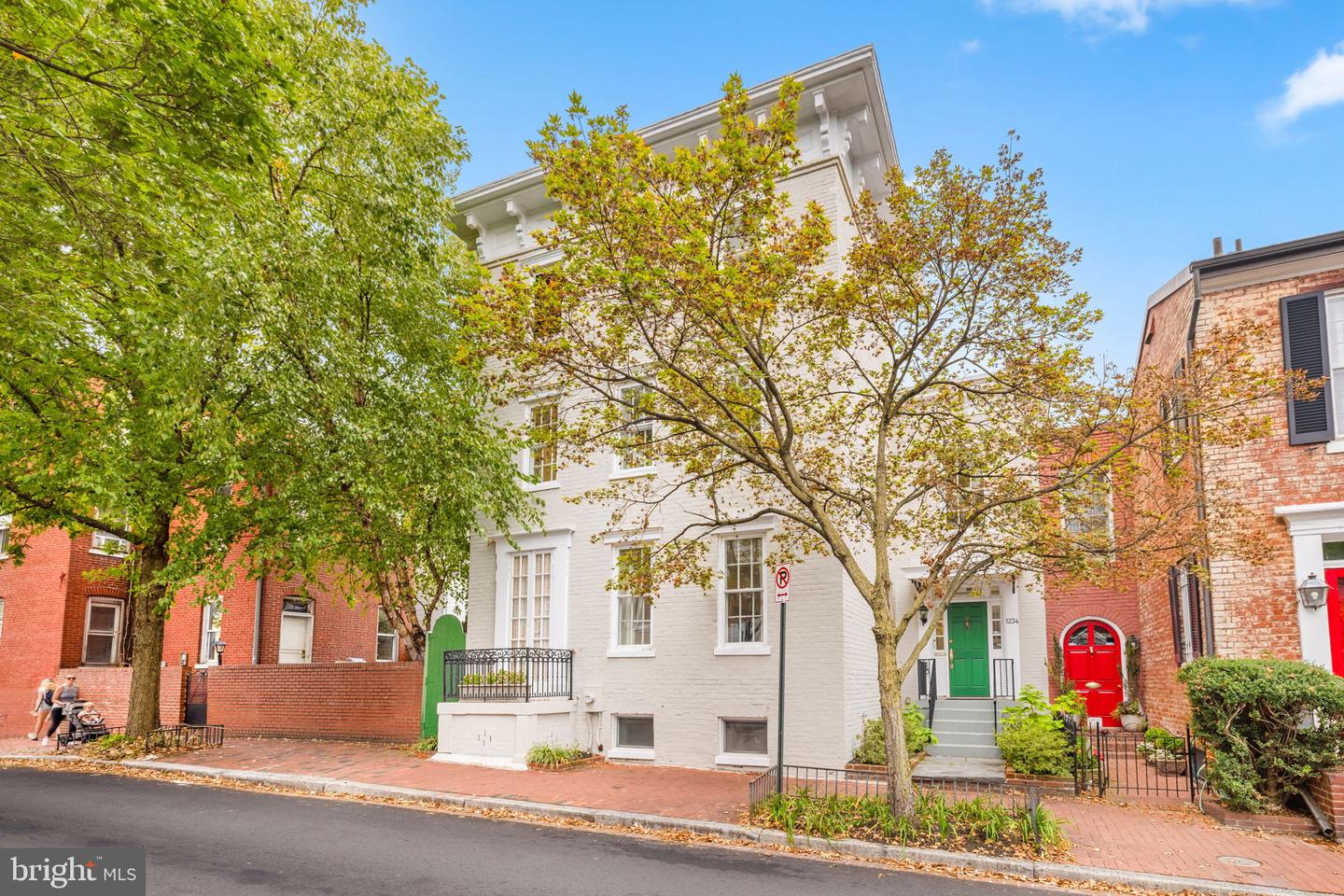 1234 33RD ST NW, WASHINGTON, District Of Columbia 20007, 4 Bedrooms Bedrooms, 9 Rooms Rooms,4 BathroomsBathrooms,Residential,For sale,1234 33RD ST NW,DCDC2225406 MLS # DCDC2225406