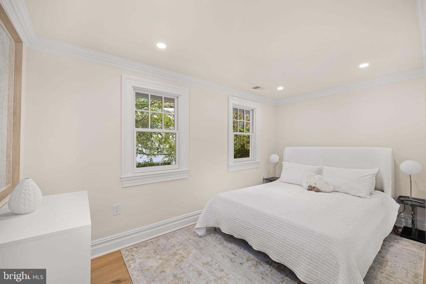 1234 33RD ST NW, WASHINGTON, District Of Columbia 20007, 4 Bedrooms Bedrooms, 9 Rooms Rooms,4 BathroomsBathrooms,Residential,For sale,1234 33RD ST NW,DCDC2225406 MLS # DCDC2225406