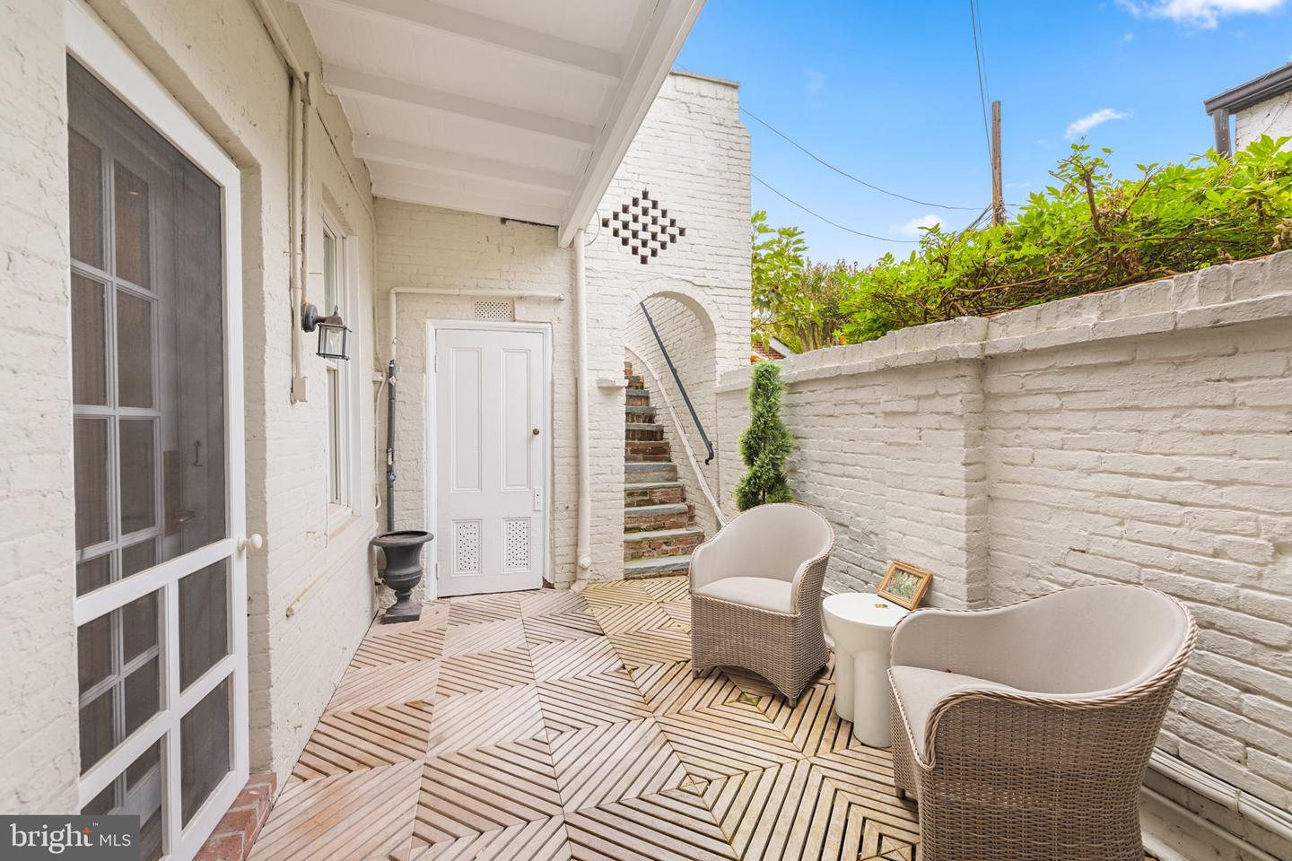 1234 33RD ST NW, WASHINGTON, District Of Columbia 20007, 4 Bedrooms Bedrooms, 9 Rooms Rooms,4 BathroomsBathrooms,Residential,For sale,1234 33RD ST NW,DCDC2225406 MLS # DCDC2225406