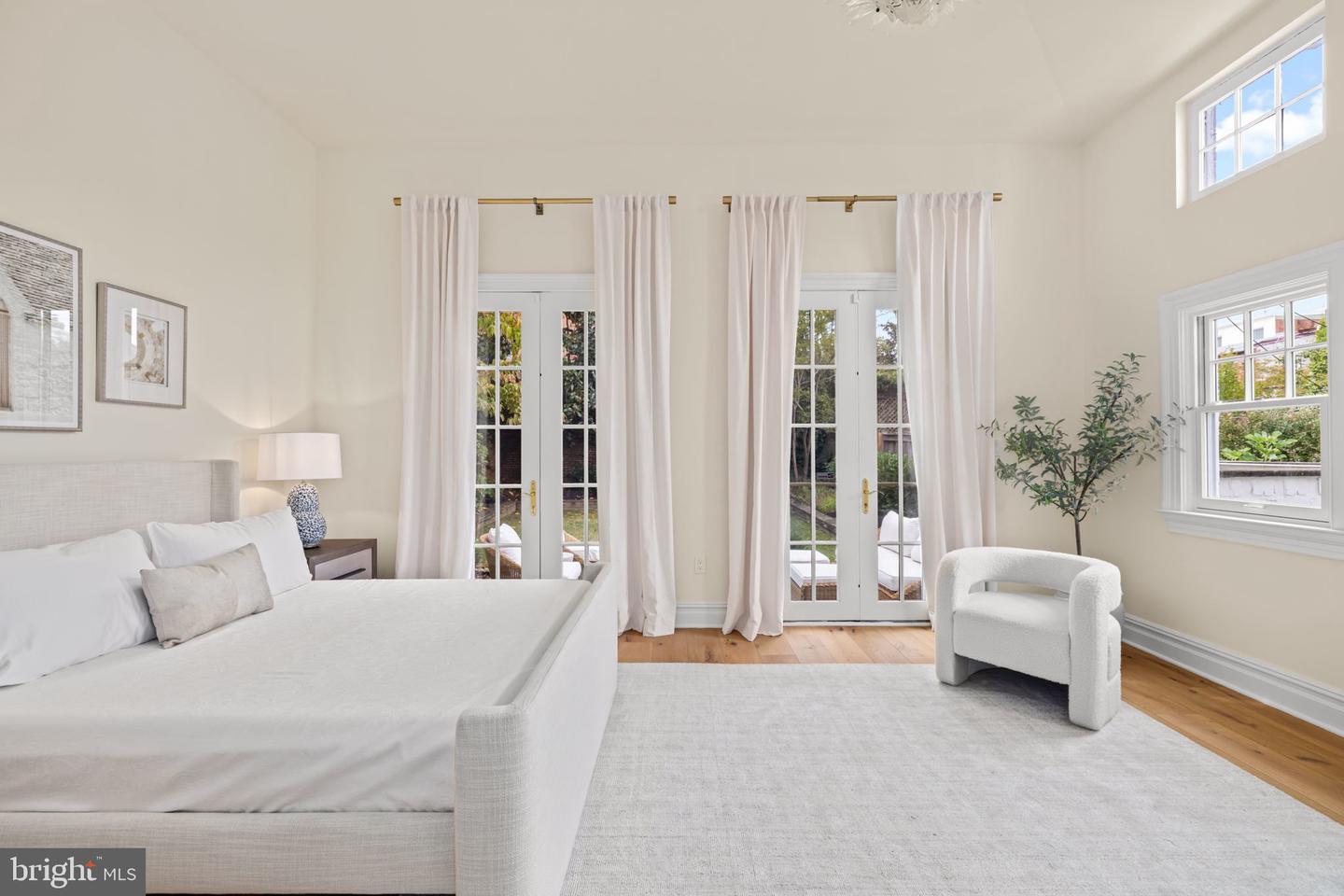 1234 33RD ST NW, WASHINGTON, District Of Columbia 20007, 4 Bedrooms Bedrooms, 9 Rooms Rooms,4 BathroomsBathrooms,Residential,For sale,1234 33RD ST NW,DCDC2225406 MLS # DCDC2225406