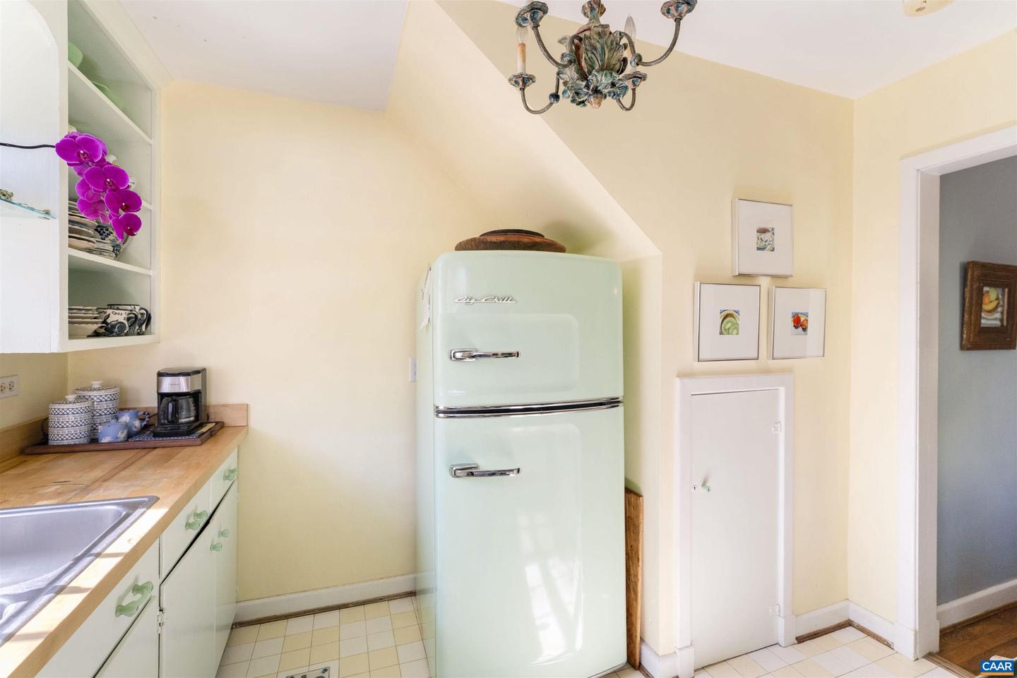 1618 GREENLEAF LN, CHARLOTTESVILLE, Virginia 22903, 3 Bedrooms Bedrooms, ,1 BathroomBathrooms,Residential,For sale,1618 GREENLEAF LN,669633 MLS # 669633