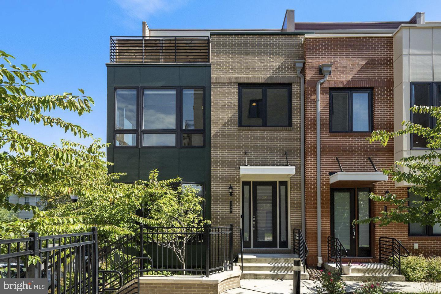 120 CAMBRIA WALK, ALEXANDRIA, Virginia 22304, 4 Bedrooms Bedrooms, ,4 BathroomsBathrooms,Residential,For sale,120 CAMBRIA WALK,VAAX2050504 MLS # VAAX2050504