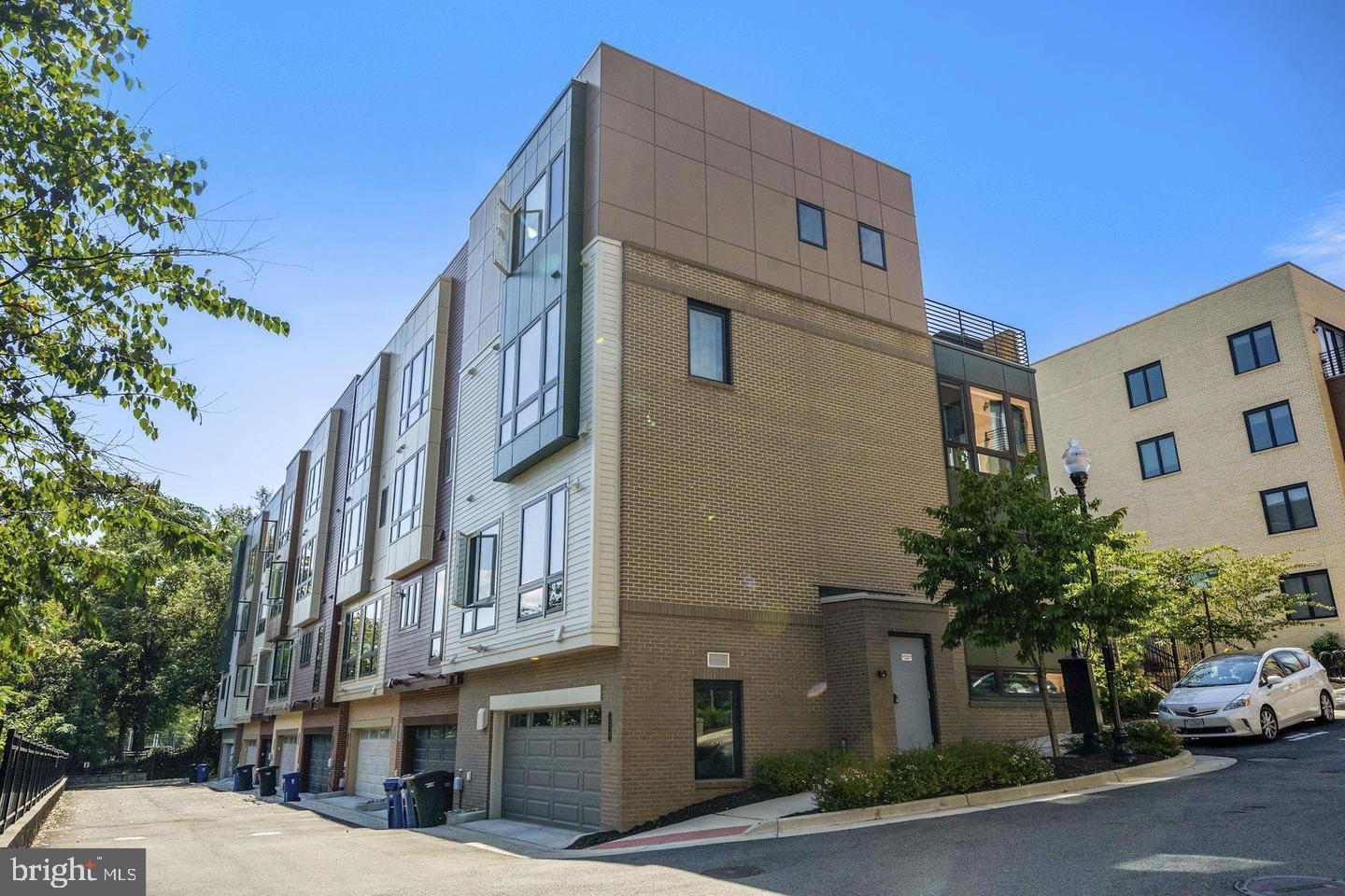 120 CAMBRIA WALK, ALEXANDRIA, Virginia 22304, 4 Bedrooms Bedrooms, ,4 BathroomsBathrooms,Residential,For sale,120 CAMBRIA WALK,VAAX2050504 MLS # VAAX2050504