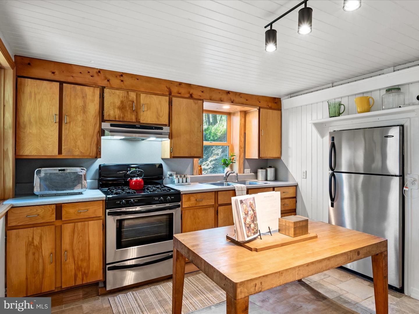 378 SPLIT RAIL RD, FRONT ROYAL, Virginia 22630, 3 Bedrooms Bedrooms, ,2 BathroomsBathrooms,Residential,For sale,378 SPLIT RAIL RD,VAWR2012450 MLS # VAWR2012450
