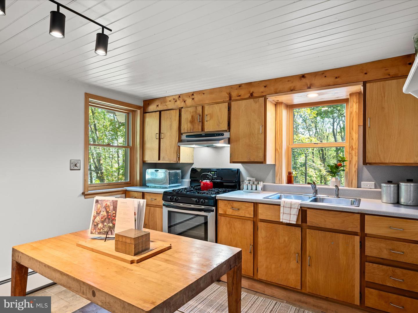 378 SPLIT RAIL RD, FRONT ROYAL, Virginia 22630, 3 Bedrooms Bedrooms, ,2 BathroomsBathrooms,Residential,For sale,378 SPLIT RAIL RD,VAWR2012450 MLS # VAWR2012450