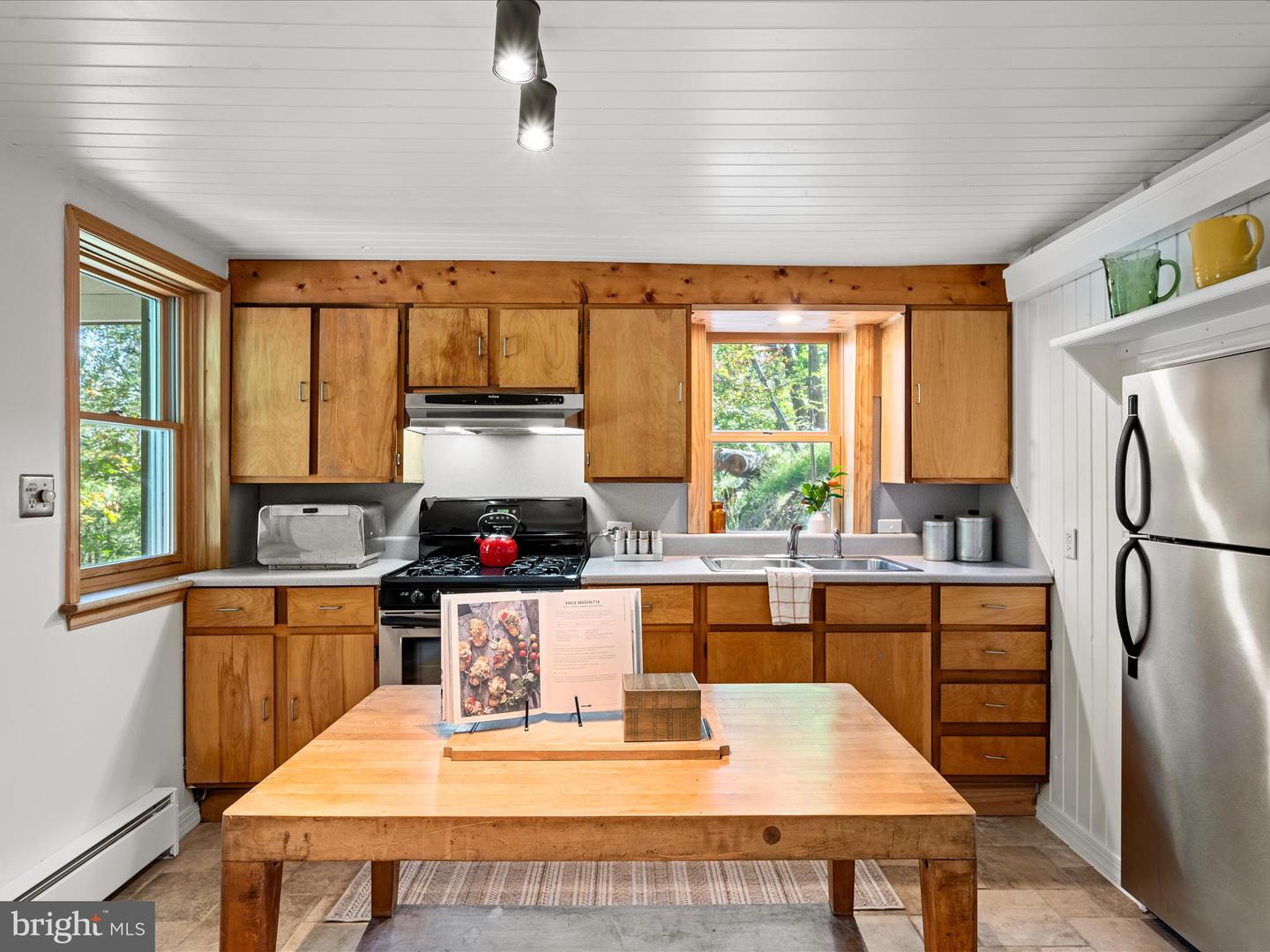 378 SPLIT RAIL RD, FRONT ROYAL, Virginia 22630, 3 Bedrooms Bedrooms, ,2 BathroomsBathrooms,Residential,For sale,378 SPLIT RAIL RD,VAWR2012450 MLS # VAWR2012450