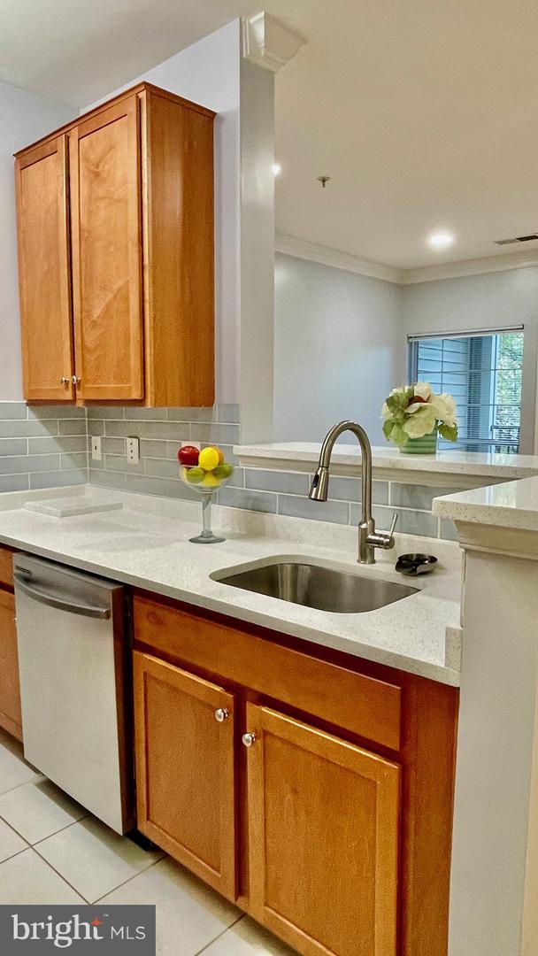4870 EISENHOWER AVE #203, ALEXANDRIA, Virginia 22304, 1 Bedroom Bedrooms, ,1 BathroomBathrooms,Residential,For sale,4870 EISENHOWER AVE #203,VAAX2050394 MLS # VAAX2050394