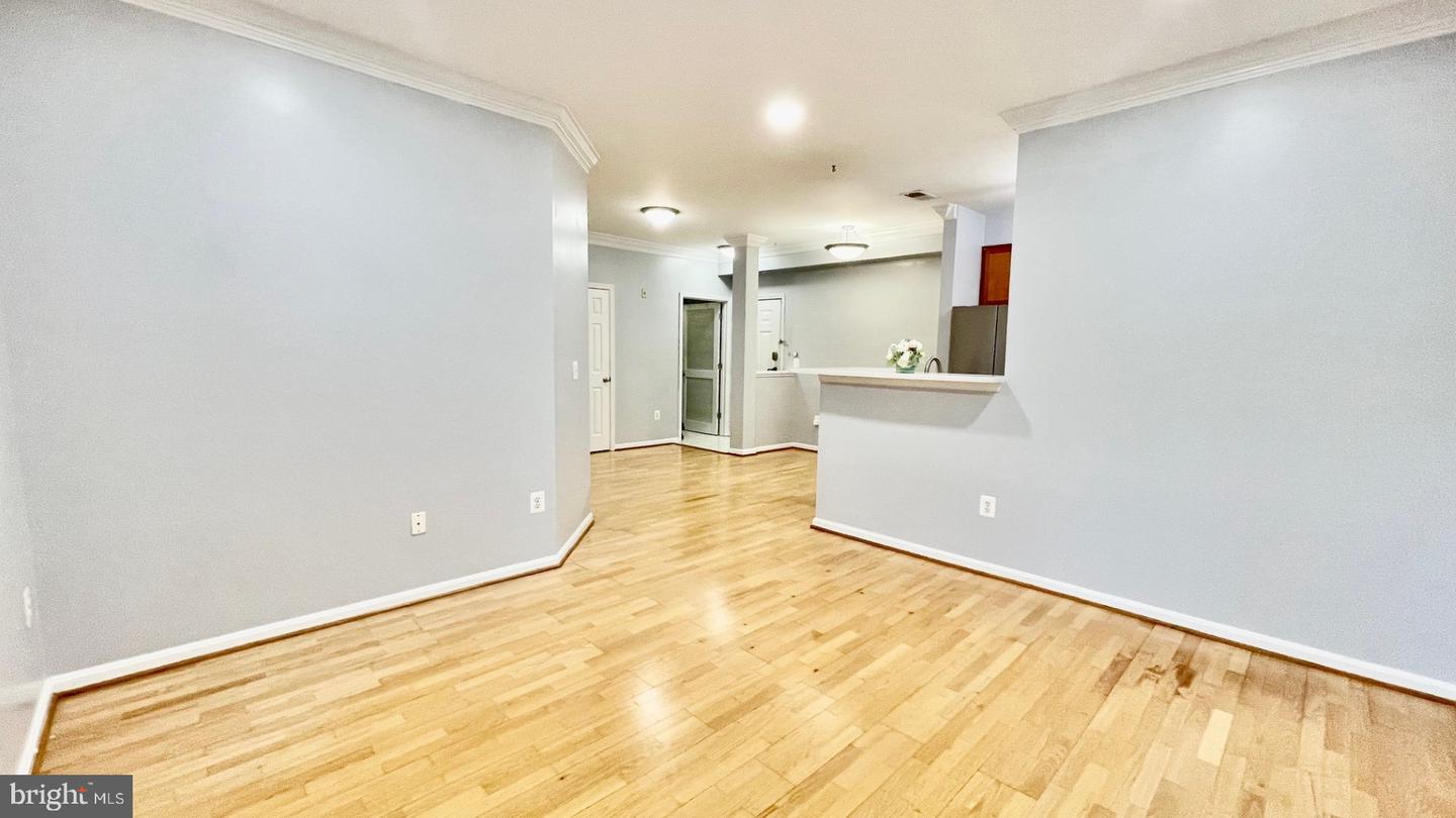 4870 EISENHOWER AVE #203, ALEXANDRIA, Virginia 22304, 1 Bedroom Bedrooms, ,1 BathroomBathrooms,Residential,For sale,4870 EISENHOWER AVE #203,VAAX2050394 MLS # VAAX2050394