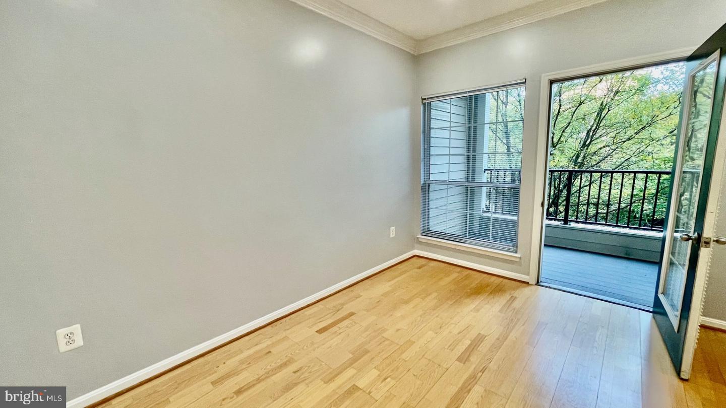 4870 EISENHOWER AVE #203, ALEXANDRIA, Virginia 22304, 1 Bedroom Bedrooms, ,1 BathroomBathrooms,Residential,For sale,4870 EISENHOWER AVE #203,VAAX2050394 MLS # VAAX2050394