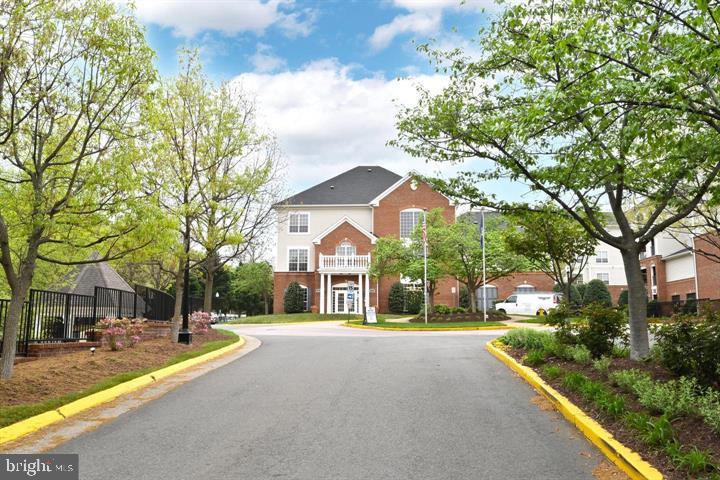 4870 EISENHOWER AVE #203, ALEXANDRIA, Virginia 22304, 1 Bedroom Bedrooms, ,1 BathroomBathrooms,Residential,For sale,4870 EISENHOWER AVE #203,VAAX2050394 MLS # VAAX2050394