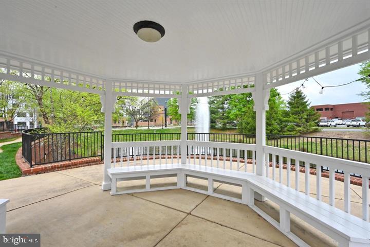 4870 EISENHOWER AVE #203, ALEXANDRIA, Virginia 22304, 1 Bedroom Bedrooms, ,1 BathroomBathrooms,Residential,For sale,4870 EISENHOWER AVE #203,VAAX2050394 MLS # VAAX2050394