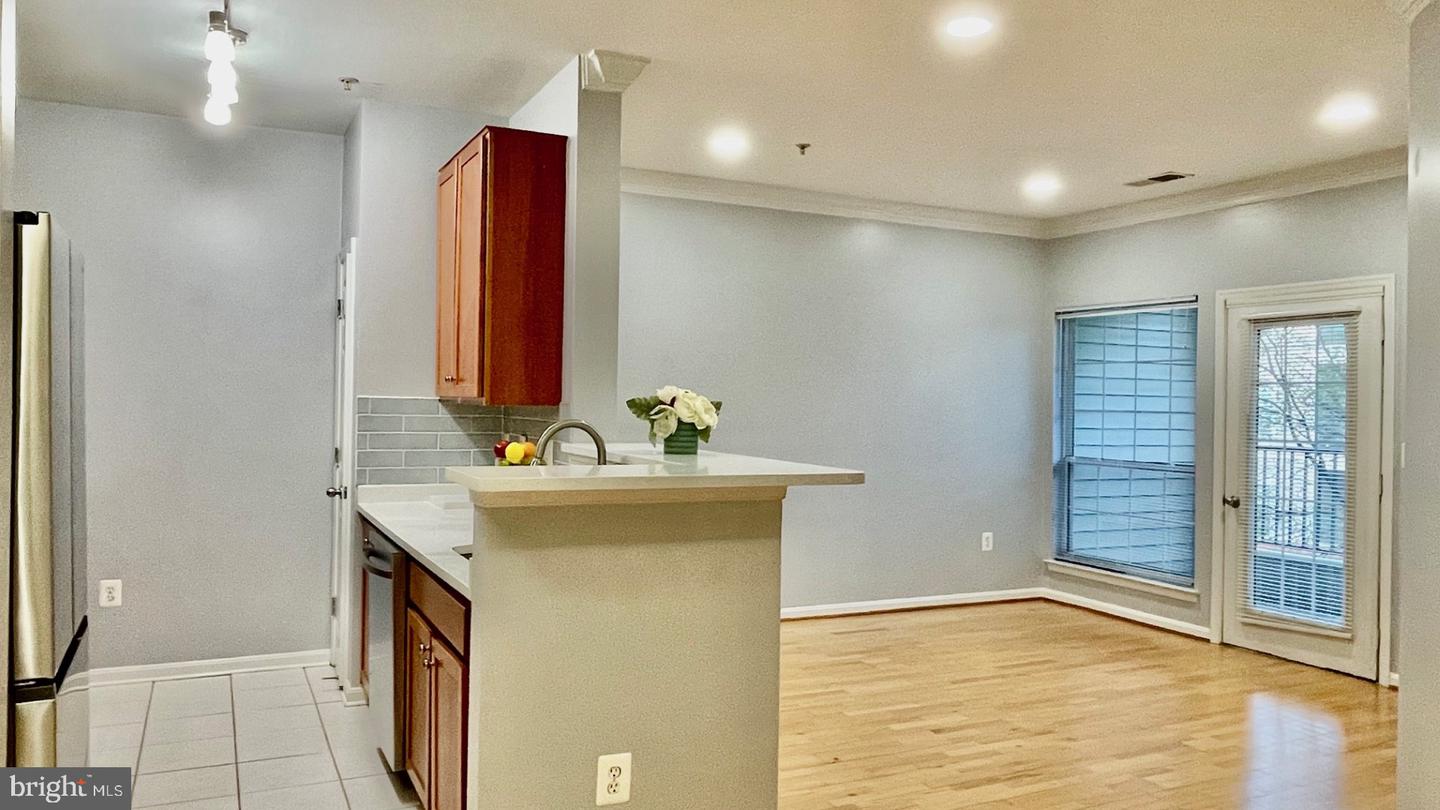 4870 EISENHOWER AVE #203, ALEXANDRIA, Virginia 22304, 1 Bedroom Bedrooms, ,1 BathroomBathrooms,Residential,For sale,4870 EISENHOWER AVE #203,VAAX2050394 MLS # VAAX2050394