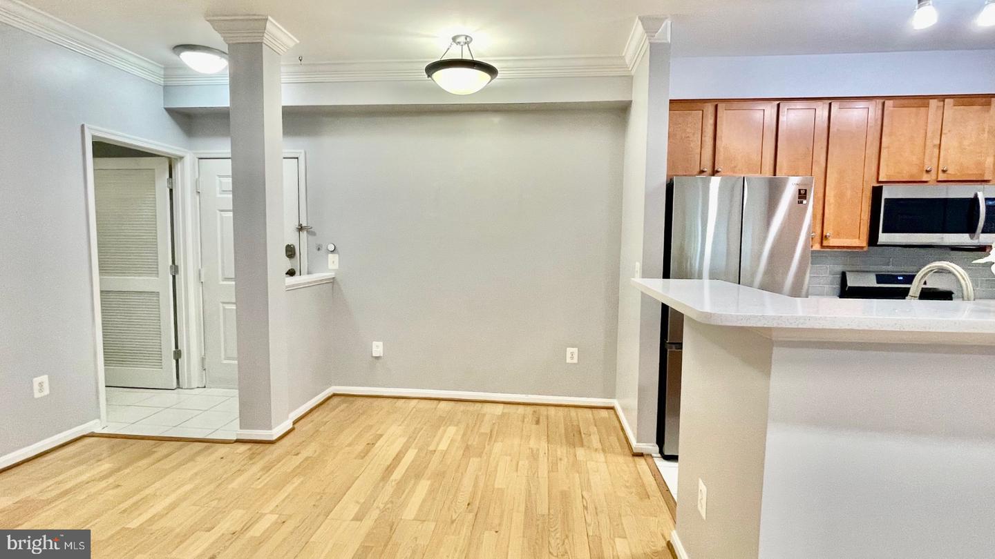 4870 EISENHOWER AVE #203, ALEXANDRIA, Virginia 22304, 1 Bedroom Bedrooms, ,1 BathroomBathrooms,Residential,For sale,4870 EISENHOWER AVE #203,VAAX2050394 MLS # VAAX2050394