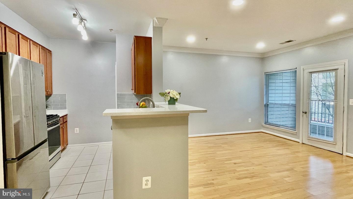 4870 EISENHOWER AVE #203, ALEXANDRIA, Virginia 22304, 1 Bedroom Bedrooms, ,1 BathroomBathrooms,Residential,For sale,4870 EISENHOWER AVE #203,VAAX2050394 MLS # VAAX2050394