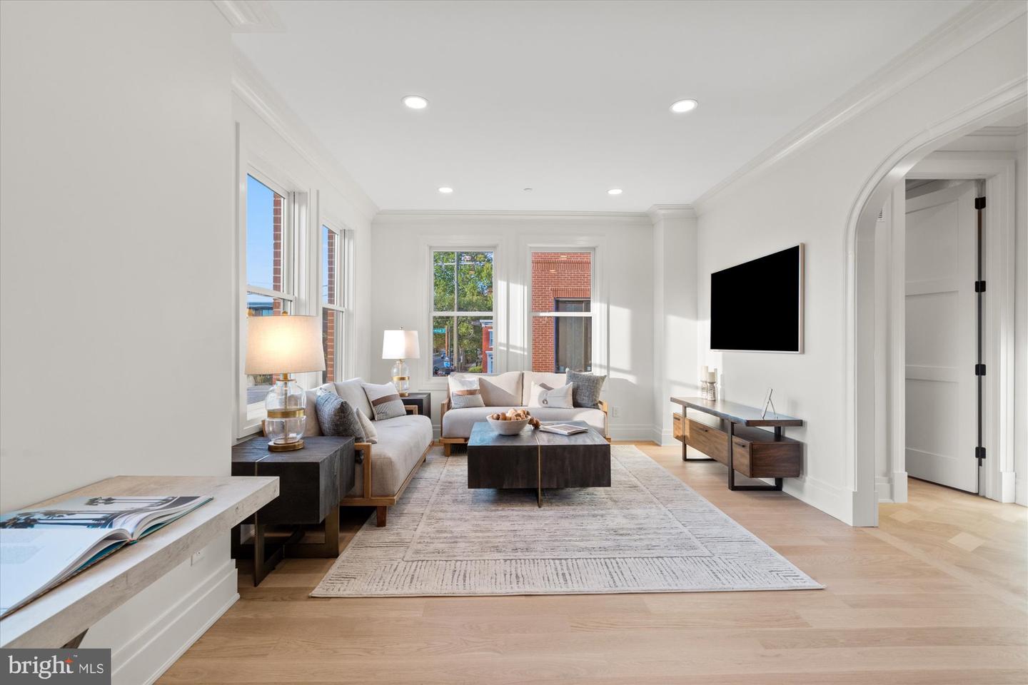 125 N WEST ST, ALEXANDRIA, Virginia 22314, 4 Bedrooms Bedrooms, ,4 BathroomsBathrooms,Residential,For sale,125 N WEST ST,VAAX2050452 MLS # VAAX2050452