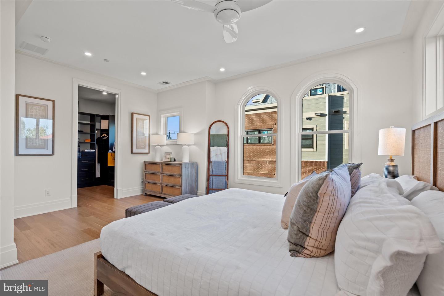 125 N WEST ST, ALEXANDRIA, Virginia 22314, 4 Bedrooms Bedrooms, ,4 BathroomsBathrooms,Residential,For sale,125 N WEST ST,VAAX2050452 MLS # VAAX2050452