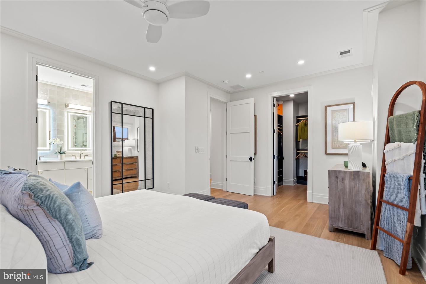 125 N WEST ST, ALEXANDRIA, Virginia 22314, 4 Bedrooms Bedrooms, ,4 BathroomsBathrooms,Residential,For sale,125 N WEST ST,VAAX2050452 MLS # VAAX2050452