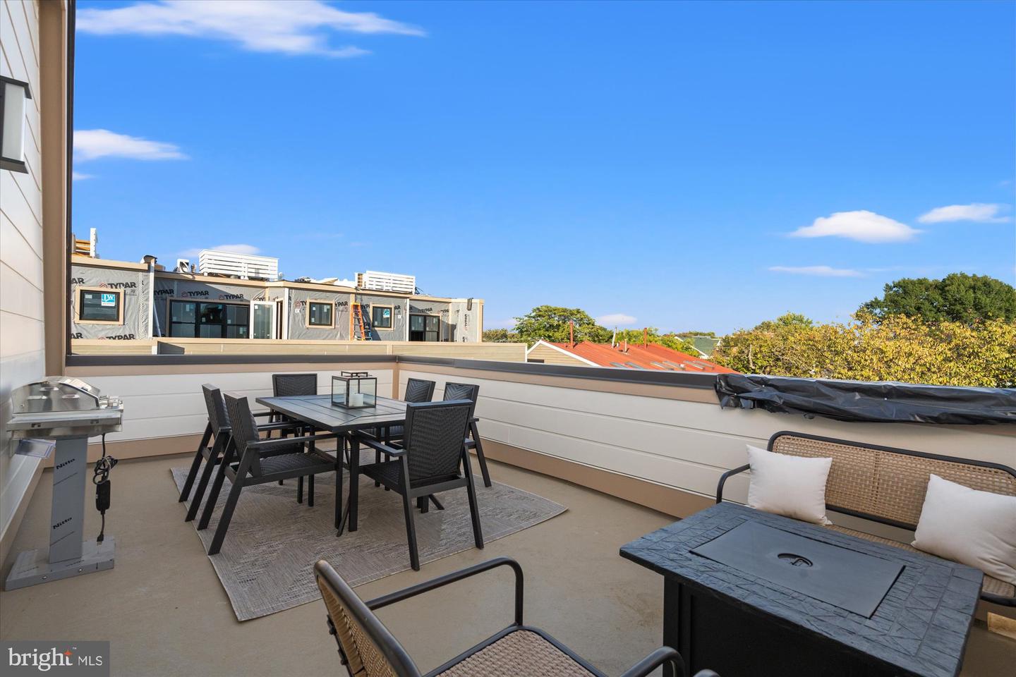 125 N WEST ST, ALEXANDRIA, Virginia 22314, 4 Bedrooms Bedrooms, ,4 BathroomsBathrooms,Residential,For sale,125 N WEST ST,VAAX2050452 MLS # VAAX2050452