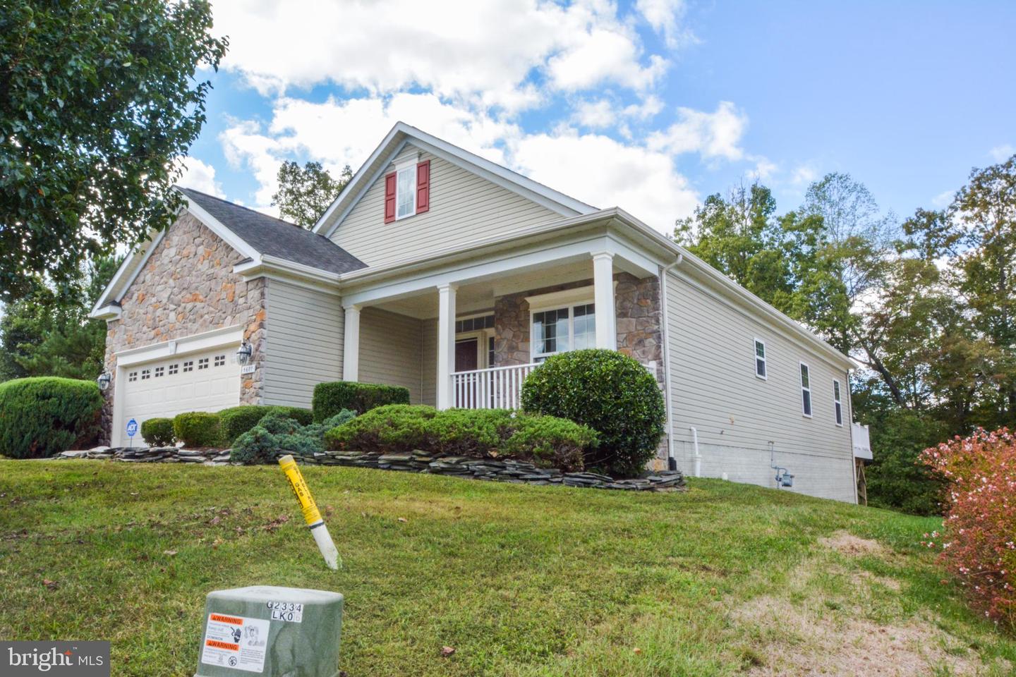 5607 CEDAR MOUNTAIN CT, FREDERICKSBURG, Virginia 22407, 3 Bedrooms Bedrooms, 5 Rooms Rooms,2 BathroomsBathrooms,Residential,For sale,5607 CEDAR MOUNTAIN CT,VASP2036696 MLS # VASP2036696
