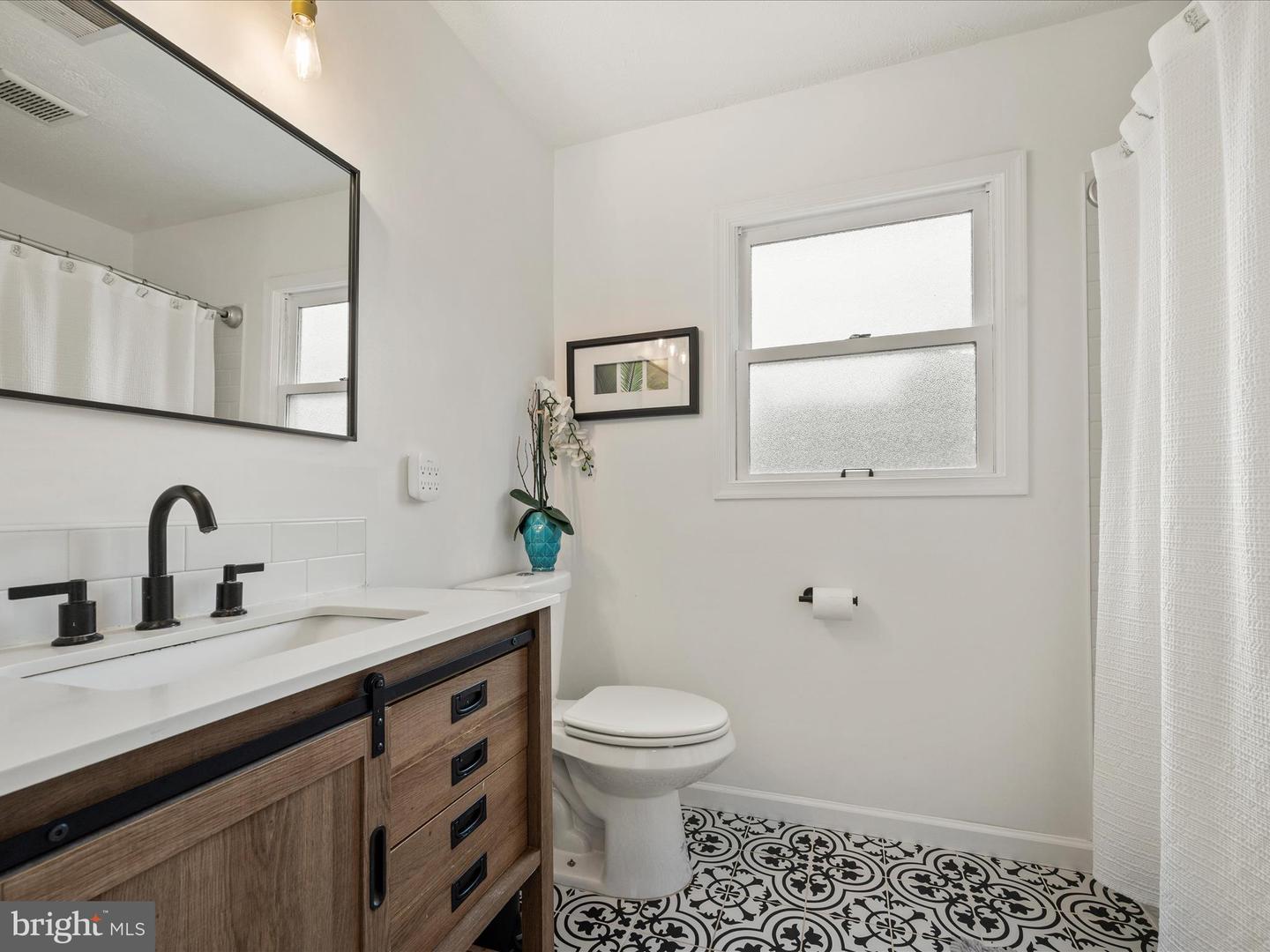 501 JEFFERSON ST, WINCHESTER, Virginia 22601, 5 Bedrooms Bedrooms, ,2 BathroomsBathrooms,Residential,For sale,501 JEFFERSON ST,VAWI2009190 MLS # VAWI2009190