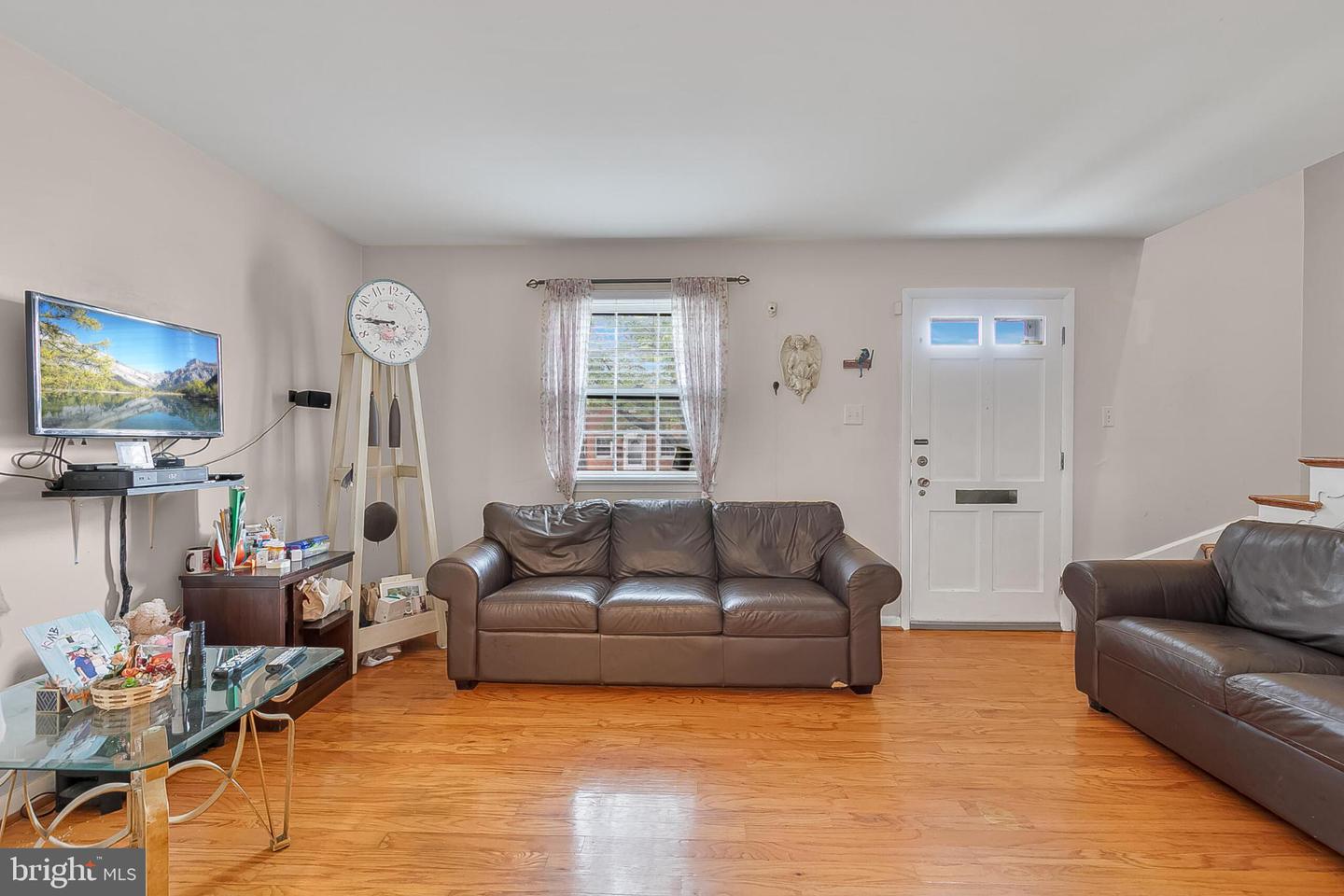 214 SHENANDOAH ST SE, LEESBURG, Virginia 20175, 2 Bedrooms Bedrooms, 4 Rooms Rooms,1 BathroomBathrooms,Residential,For sale,214 SHENANDOAH ST SE,VALO2108294 MLS # VALO2108294
