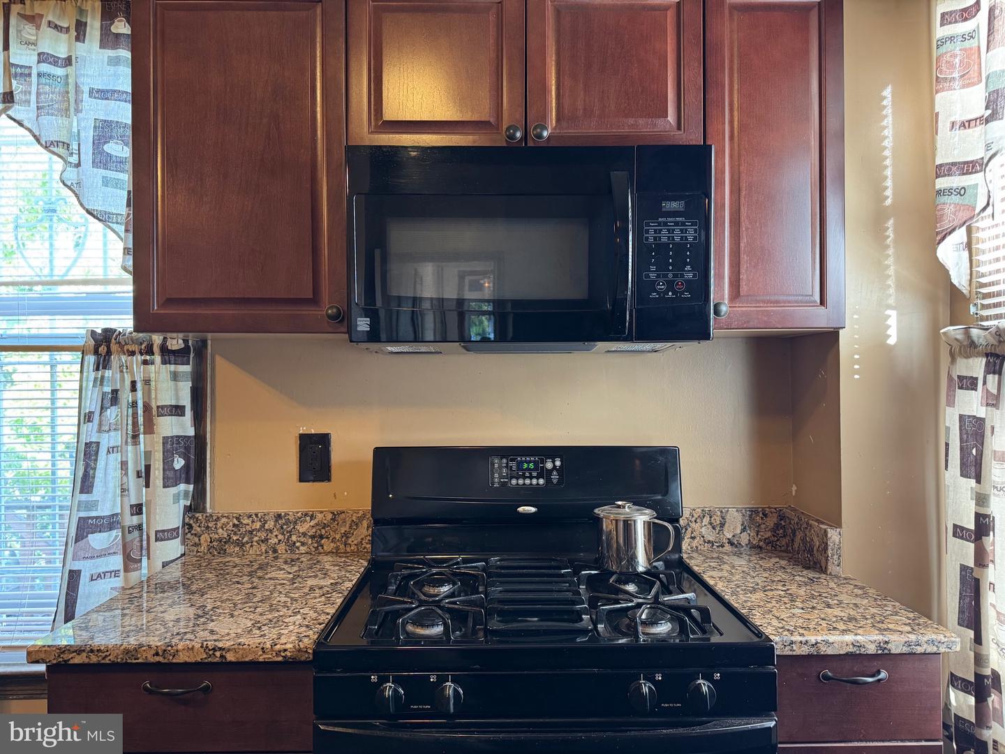 3700 HORNER PL SE, WASHINGTON, District Of Columbia 20032, 3 Bedrooms Bedrooms, ,3 BathroomsBathrooms,Residential,For sale,3700 HORNER PL SE,DCDC2225636 MLS # DCDC2225636