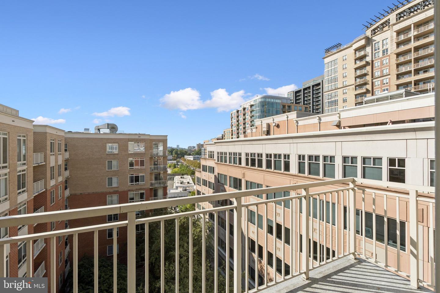 820 N POLLARD ST #914, ARLINGTON, Virginia 22203, 2 Bedrooms Bedrooms, ,2 BathroomsBathrooms,Residential,For sale,820 N POLLARD ST #914,VAAR2064574 MLS # VAAR2064574