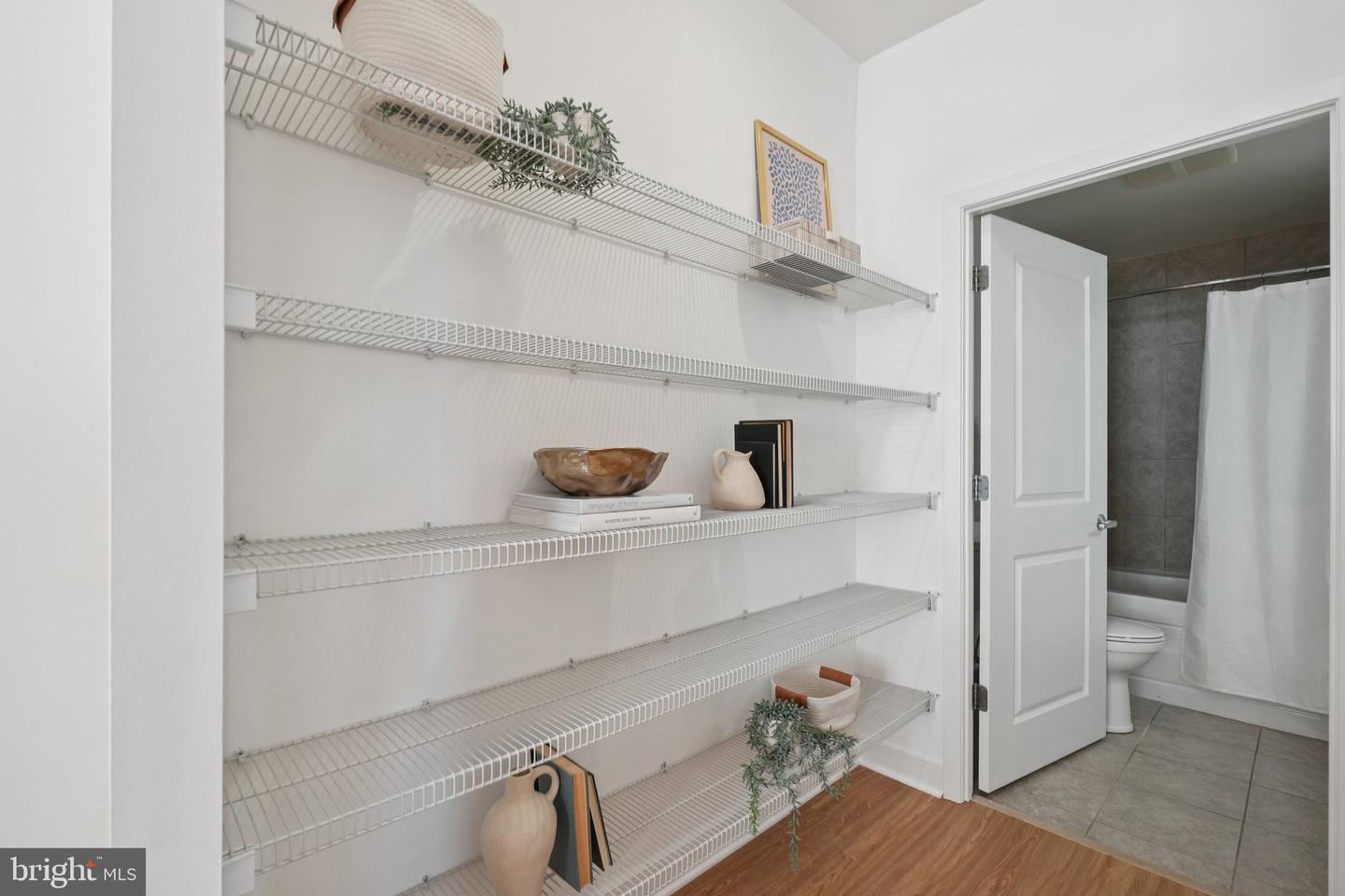 820 N POLLARD ST #914, ARLINGTON, Virginia 22203, 2 Bedrooms Bedrooms, ,2 BathroomsBathrooms,Residential,For sale,820 N POLLARD ST #914,VAAR2064574 MLS # VAAR2064574