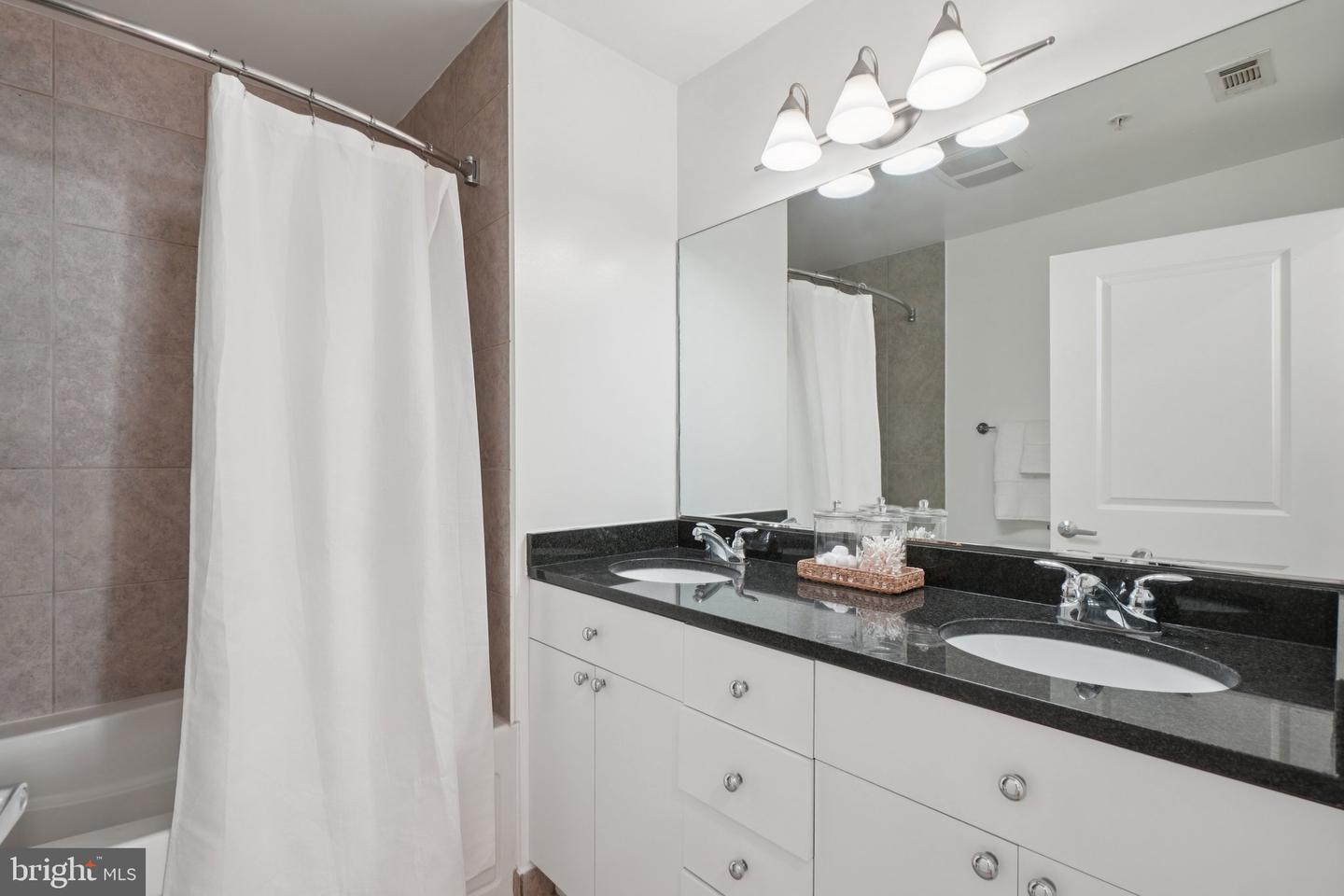 820 N POLLARD ST #914, ARLINGTON, Virginia 22203, 2 Bedrooms Bedrooms, ,2 BathroomsBathrooms,Residential,For sale,820 N POLLARD ST #914,VAAR2064574 MLS # VAAR2064574