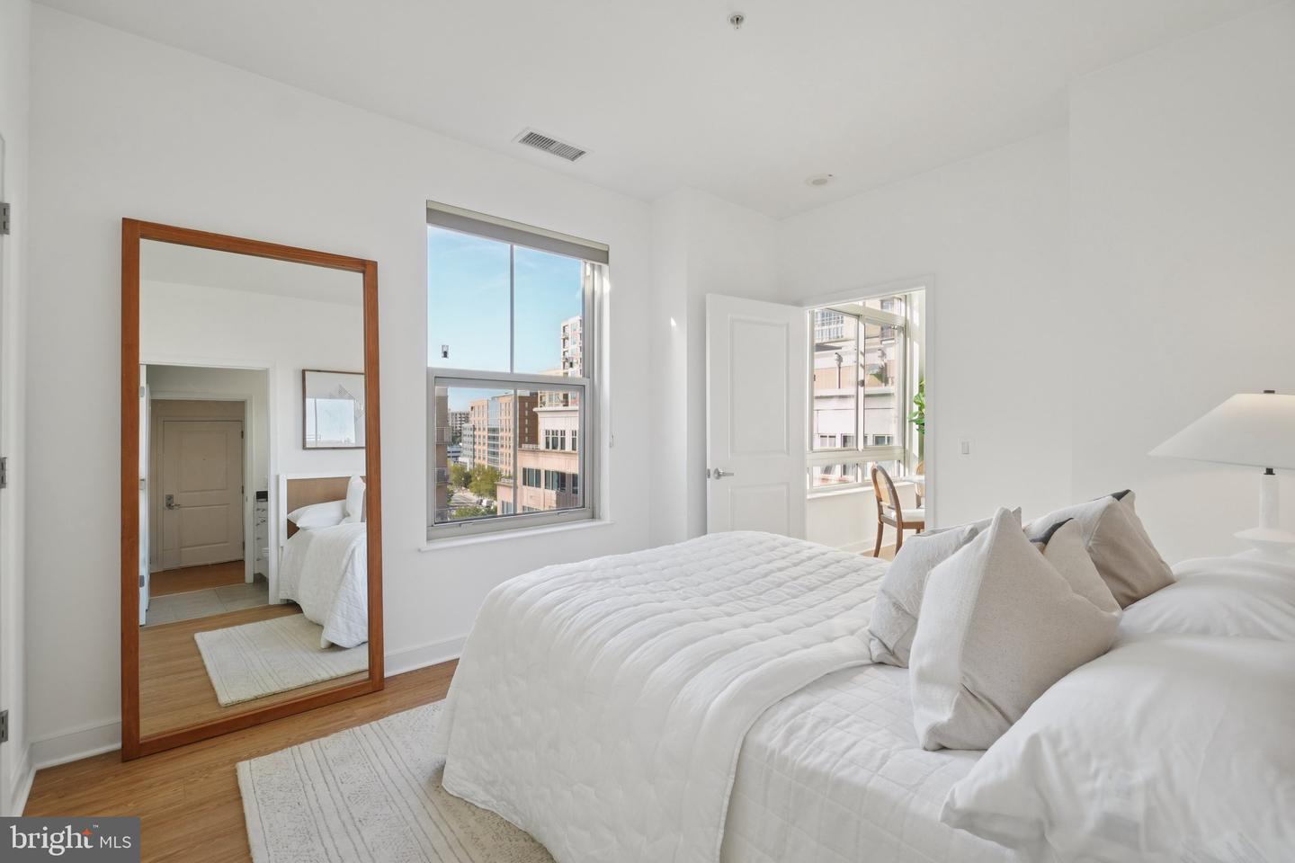 820 N POLLARD ST #914, ARLINGTON, Virginia 22203, 2 Bedrooms Bedrooms, ,2 BathroomsBathrooms,Residential,For sale,820 N POLLARD ST #914,VAAR2064574 MLS # VAAR2064574