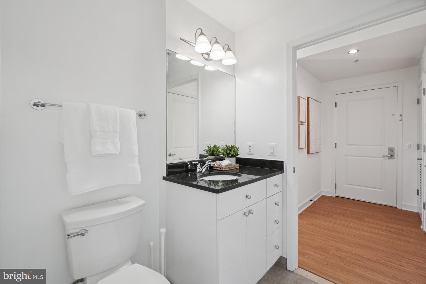820 N POLLARD ST #914, ARLINGTON, Virginia 22203, 2 Bedrooms Bedrooms, ,2 BathroomsBathrooms,Residential,For sale,820 N POLLARD ST #914,VAAR2064574 MLS # VAAR2064574