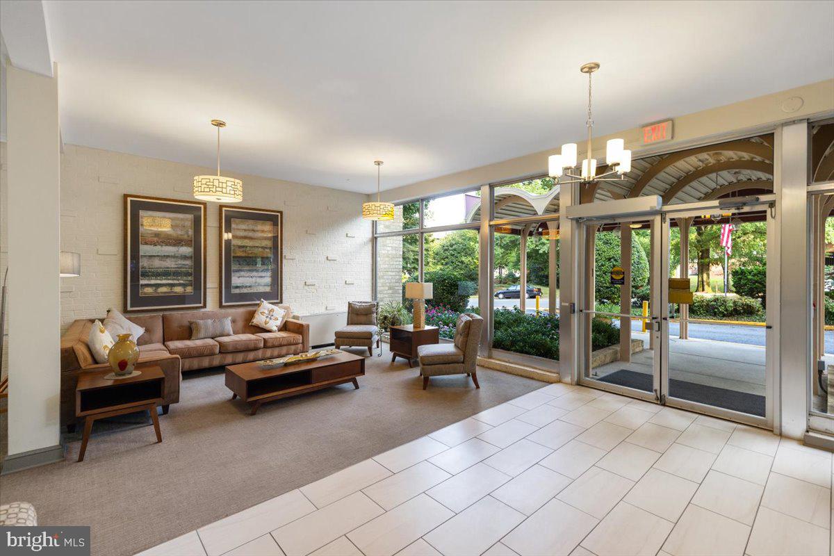 200 N MAPLE AVE #416, FALLS CHURCH, Virginia 22046, 2 Bedrooms Bedrooms, ,1 BathroomBathrooms,Residential,For sale,200 N MAPLE AVE #416,VAFA2003336 MLS # VAFA2003336