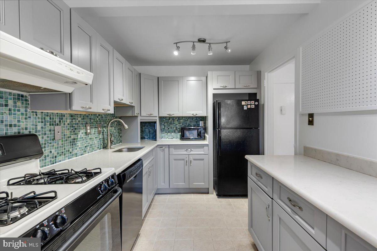 200 N MAPLE AVE #416, FALLS CHURCH, Virginia 22046, 2 Bedrooms Bedrooms, ,1 BathroomBathrooms,Residential,For sale,200 N MAPLE AVE #416,VAFA2003336 MLS # VAFA2003336