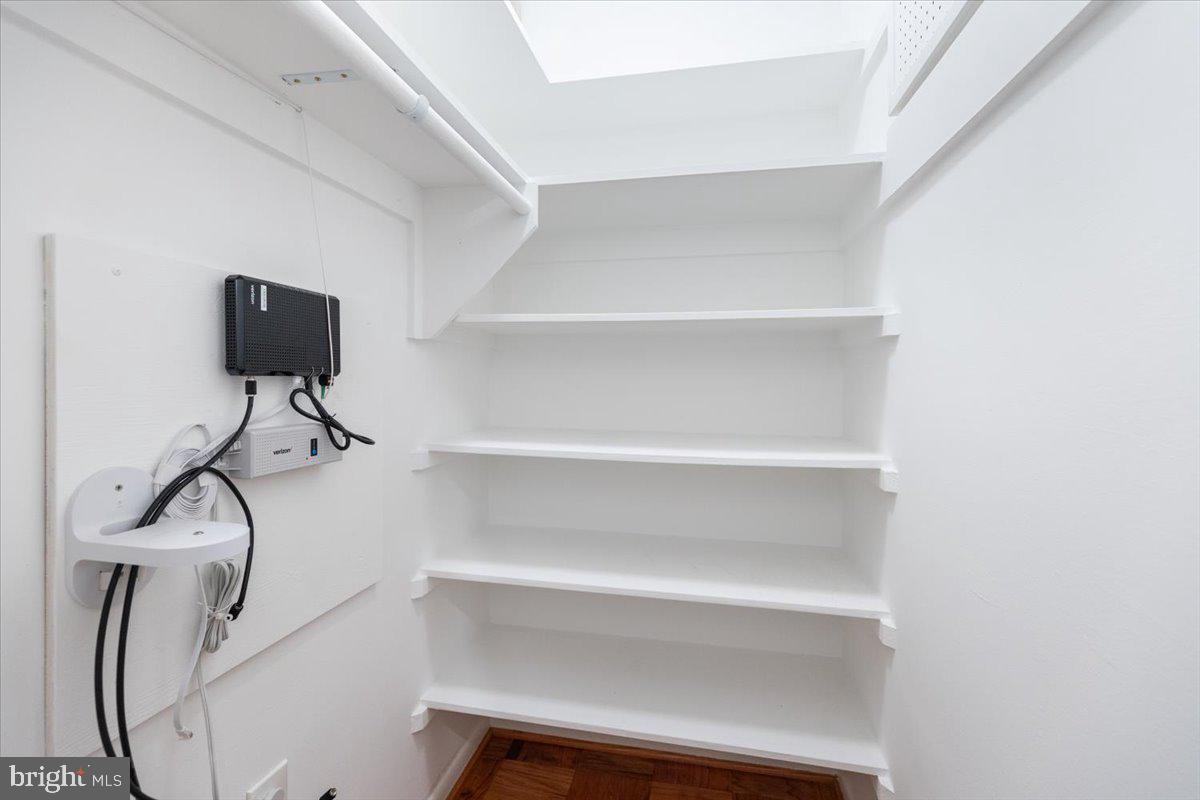 200 N MAPLE AVE #416, FALLS CHURCH, Virginia 22046, 2 Bedrooms Bedrooms, ,1 BathroomBathrooms,Residential,For sale,200 N MAPLE AVE #416,VAFA2003336 MLS # VAFA2003336