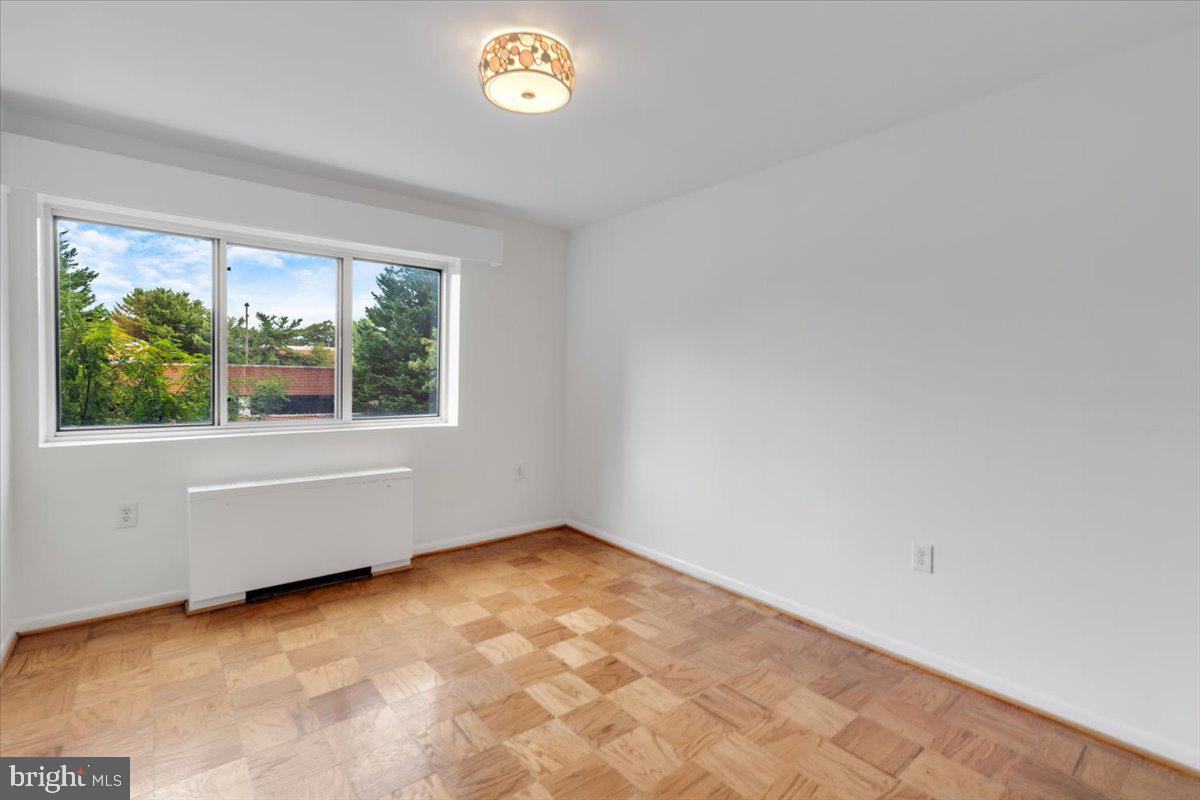 200 N MAPLE AVE #416, FALLS CHURCH, Virginia 22046, 2 Bedrooms Bedrooms, ,1 BathroomBathrooms,Residential,For sale,200 N MAPLE AVE #416,VAFA2003336 MLS # VAFA2003336