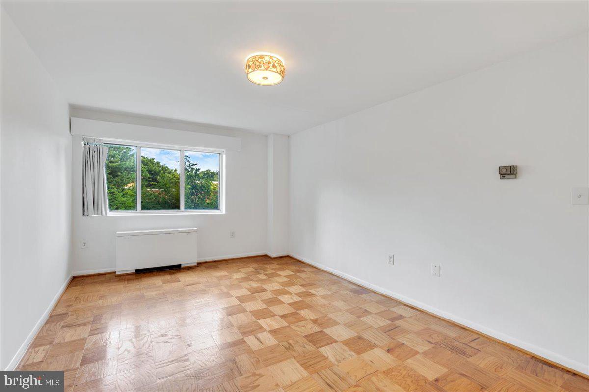 200 N MAPLE AVE #416, FALLS CHURCH, Virginia 22046, 2 Bedrooms Bedrooms, ,1 BathroomBathrooms,Residential,For sale,200 N MAPLE AVE #416,VAFA2003336 MLS # VAFA2003336