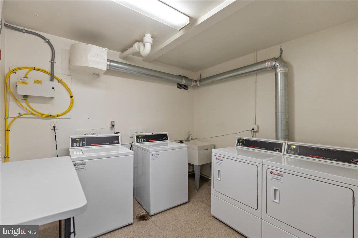 200 N MAPLE AVE #416, FALLS CHURCH, Virginia 22046, 2 Bedrooms Bedrooms, ,1 BathroomBathrooms,Residential,For sale,200 N MAPLE AVE #416,VAFA2003336 MLS # VAFA2003336